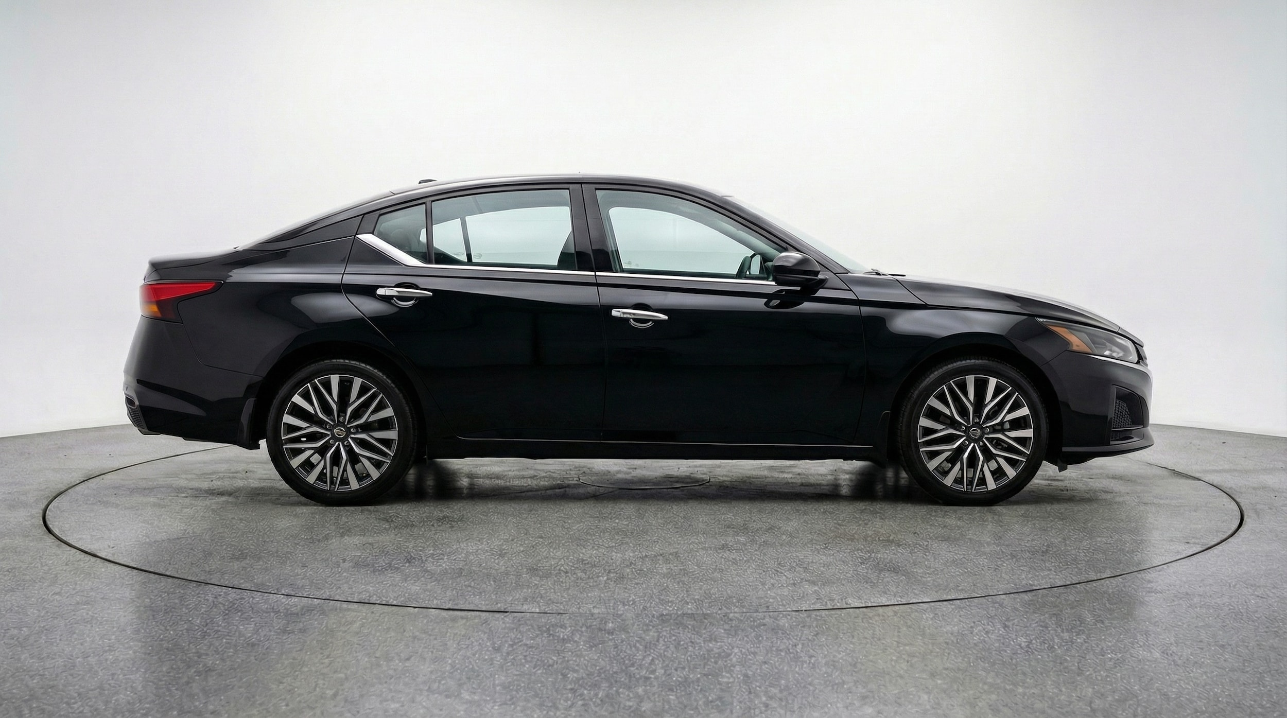 Thumbnail: 2025 Nissan Altima - 8