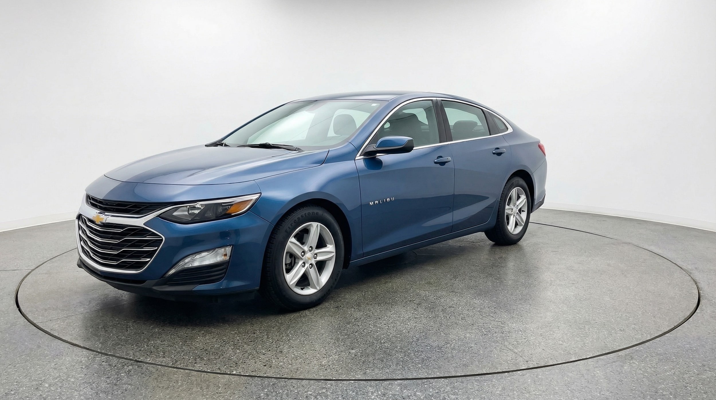 Thumbnail: 2024 Chevrolet Malibu - 3