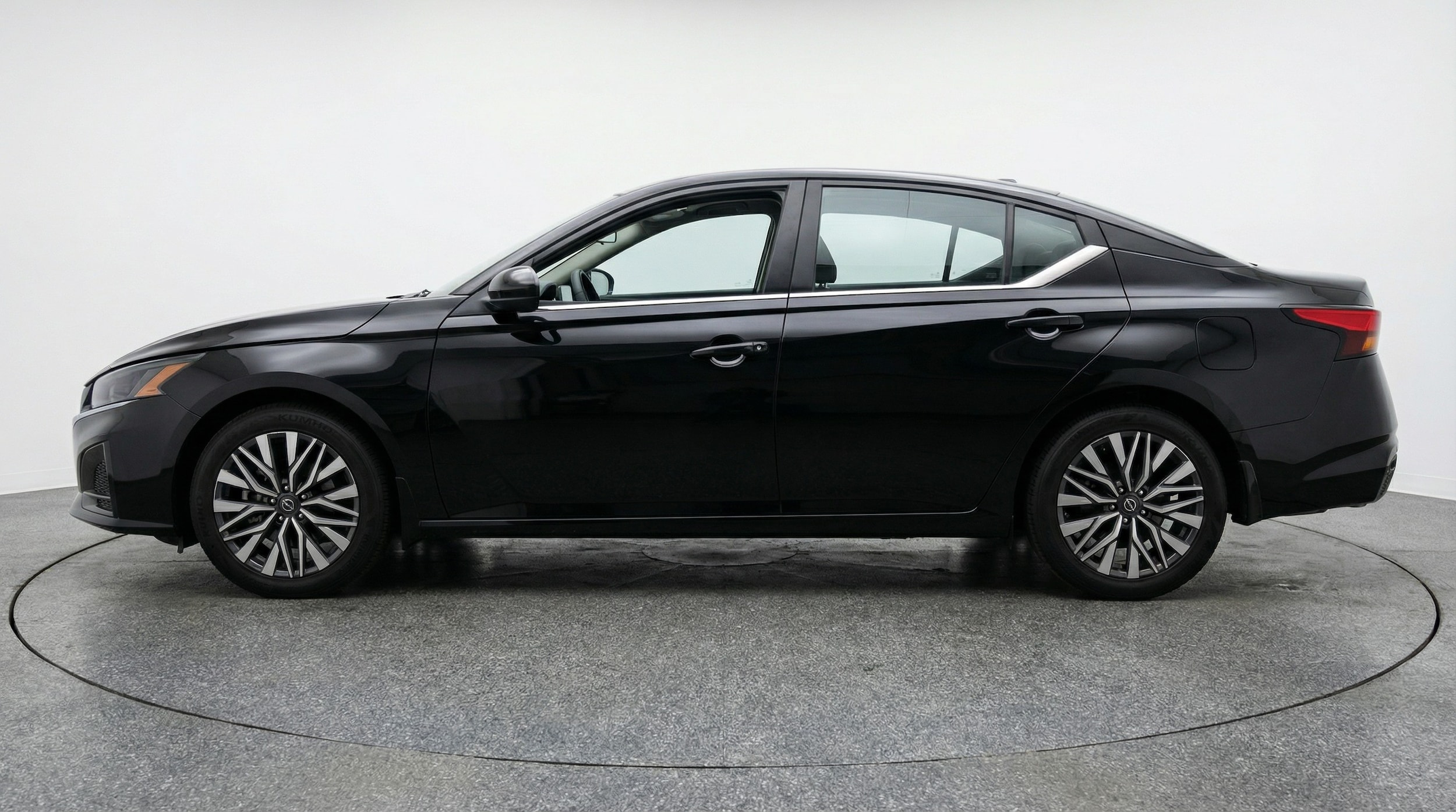 Thumbnail: 2025 Nissan Altima - 4