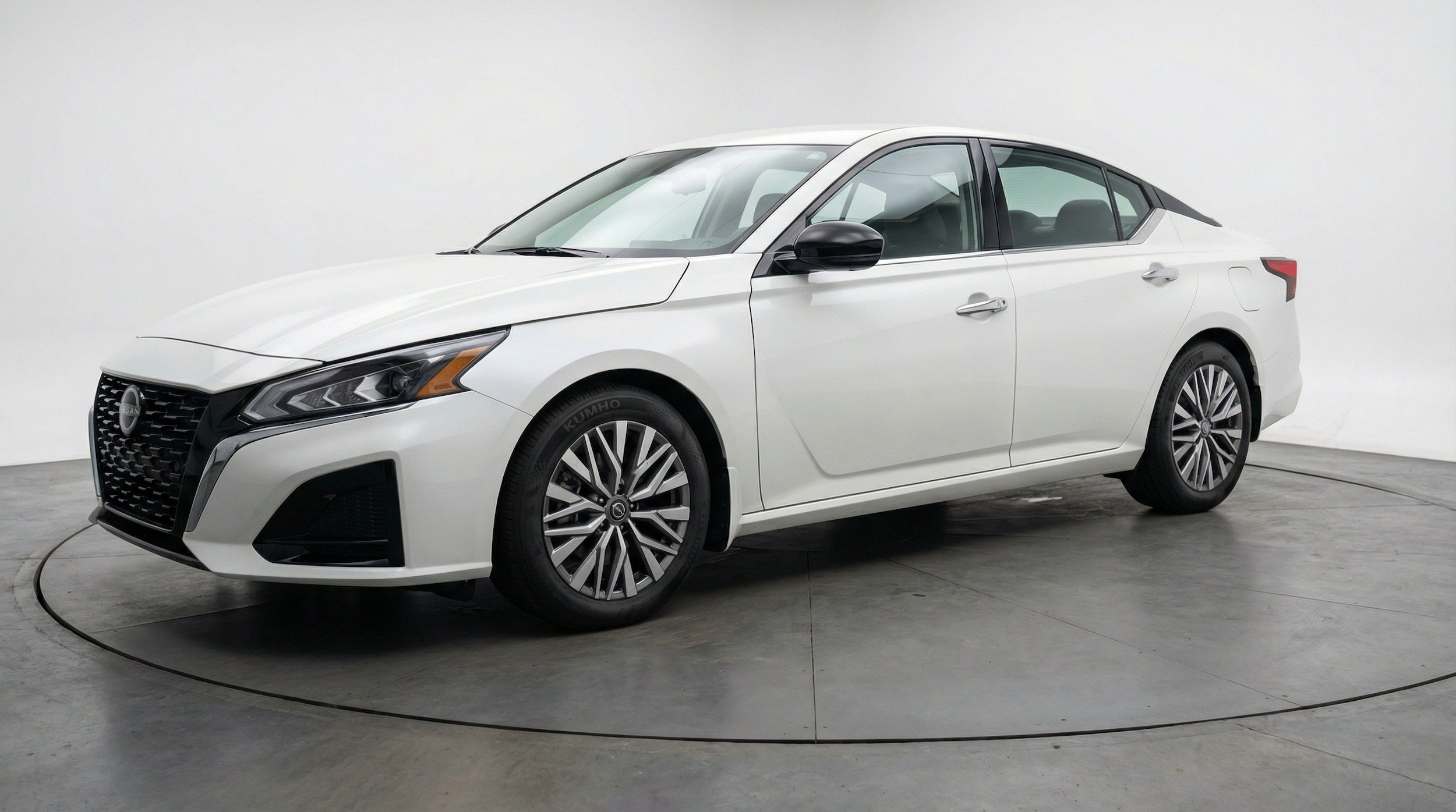 Thumbnail: 2025 Nissan Altima - 3