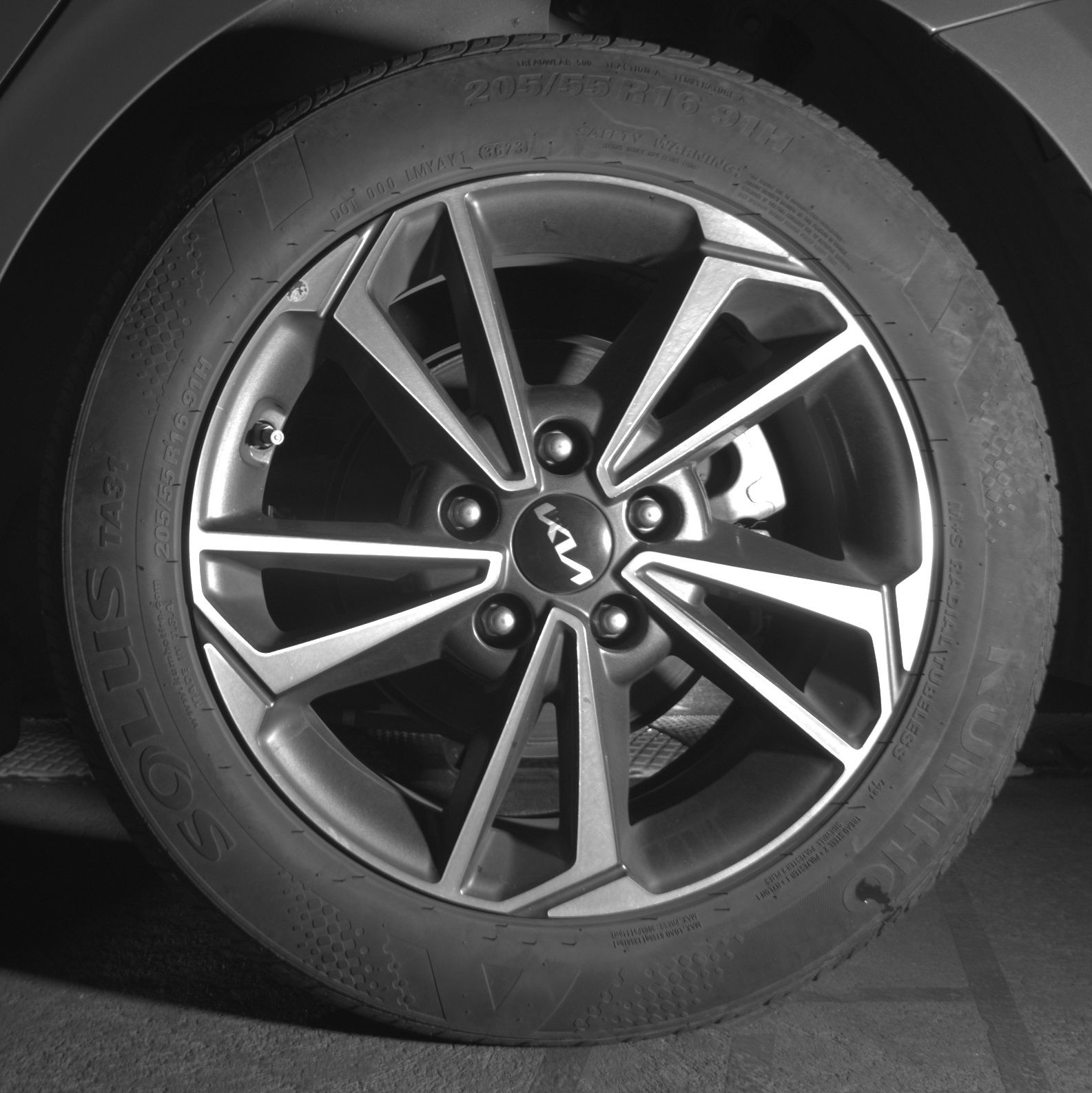 Thumbnail: 2024 Kia Forte - 16