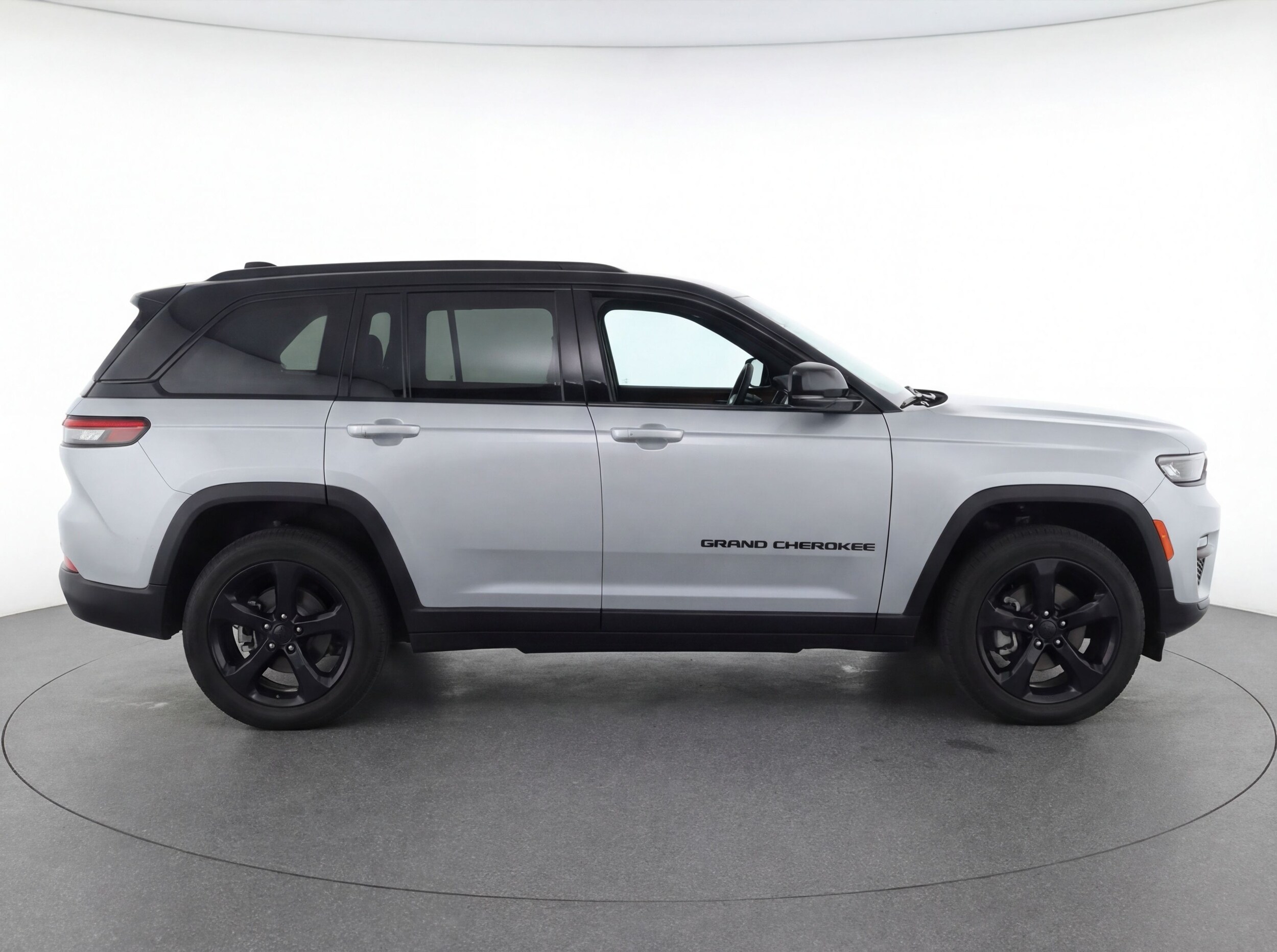 Thumbnail: 2023 Jeep Grand Cherokee - 8