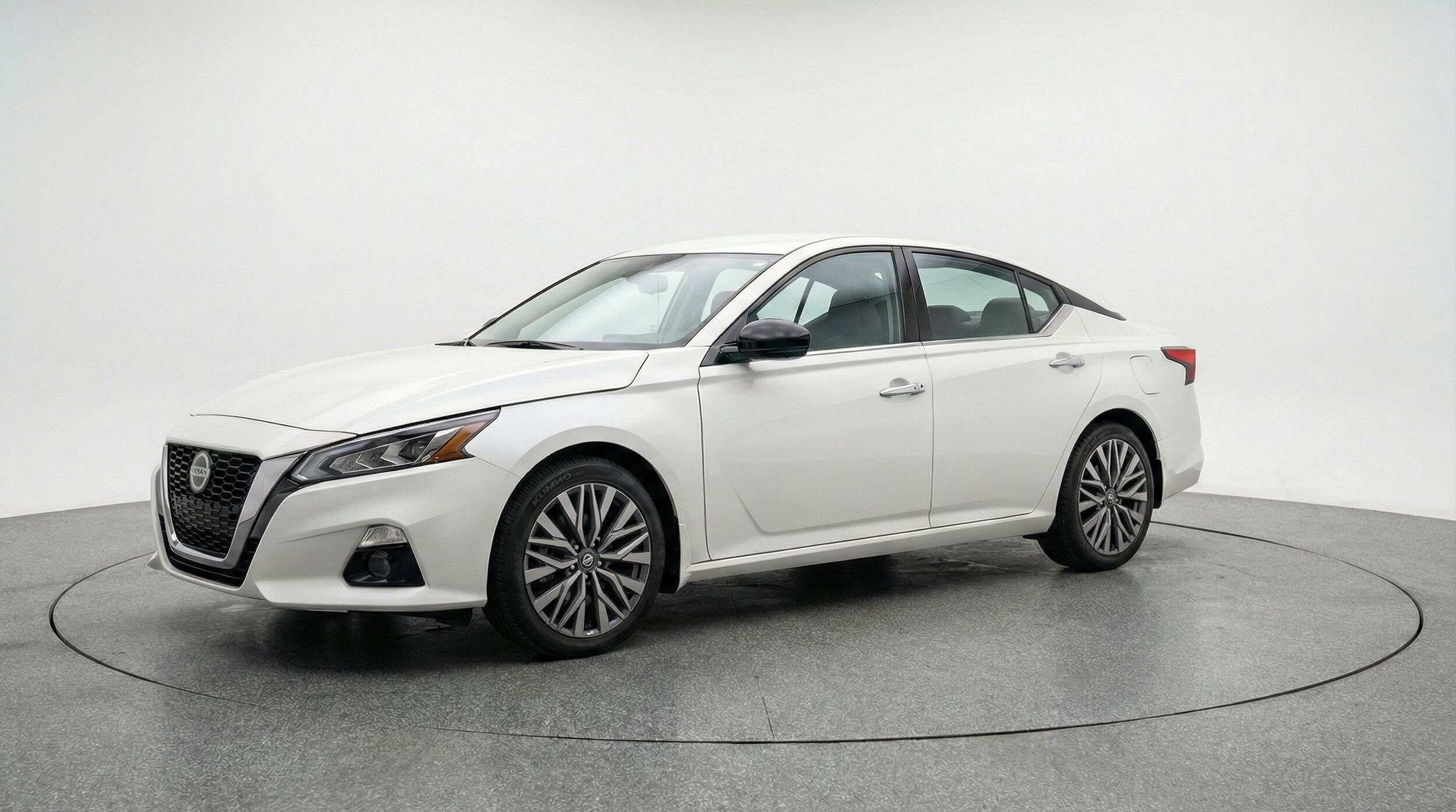 Thumbnail: 2025 Nissan Altima - 3