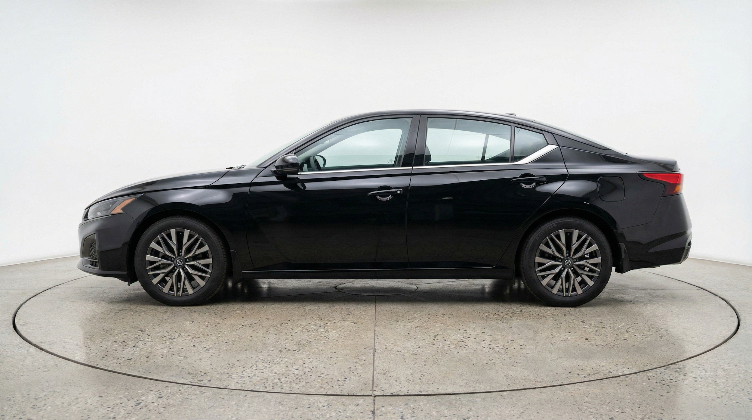 Thumbnail: 2025 Nissan Altima - 5