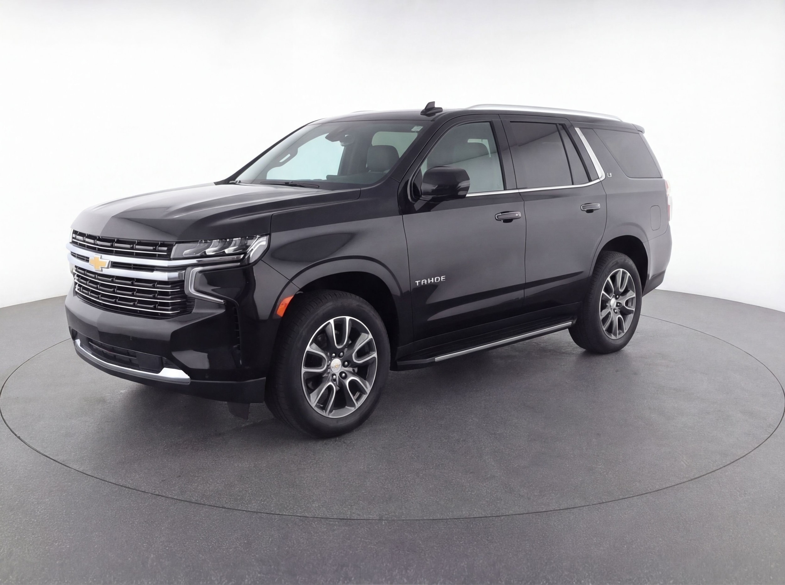 Thumbnail: 2023 Chevrolet Tahoe - 3