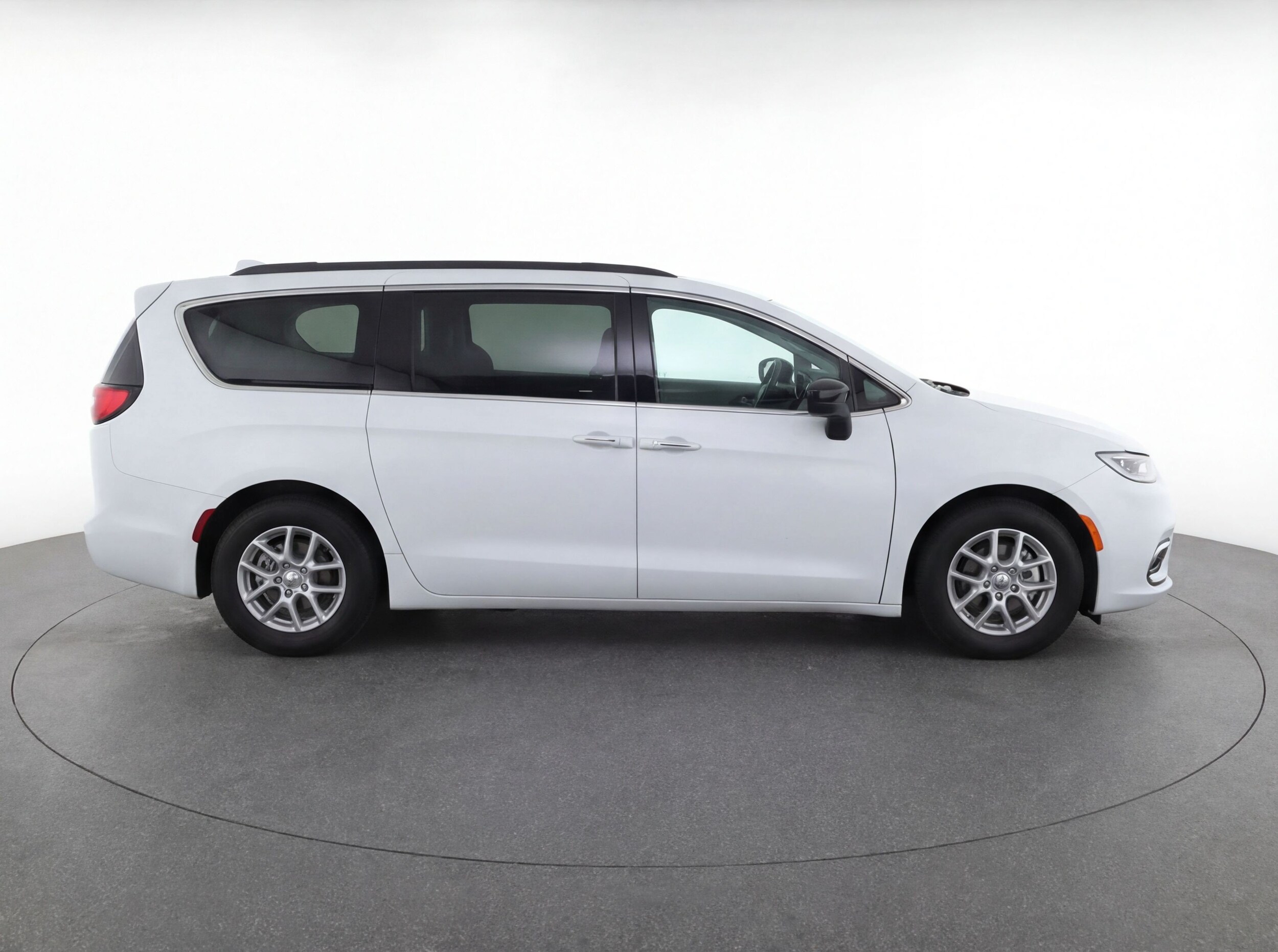 Thumbnail: 2024 Chrysler Pacifica - 11