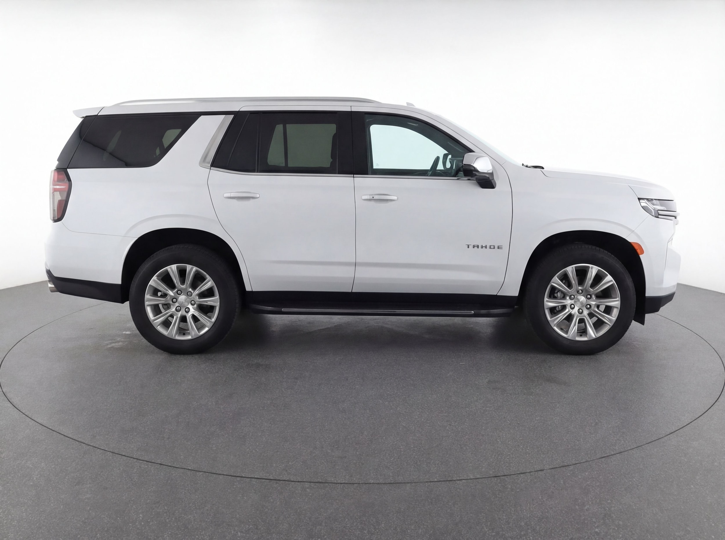 Thumbnail: 2023 Chevrolet Tahoe - 8