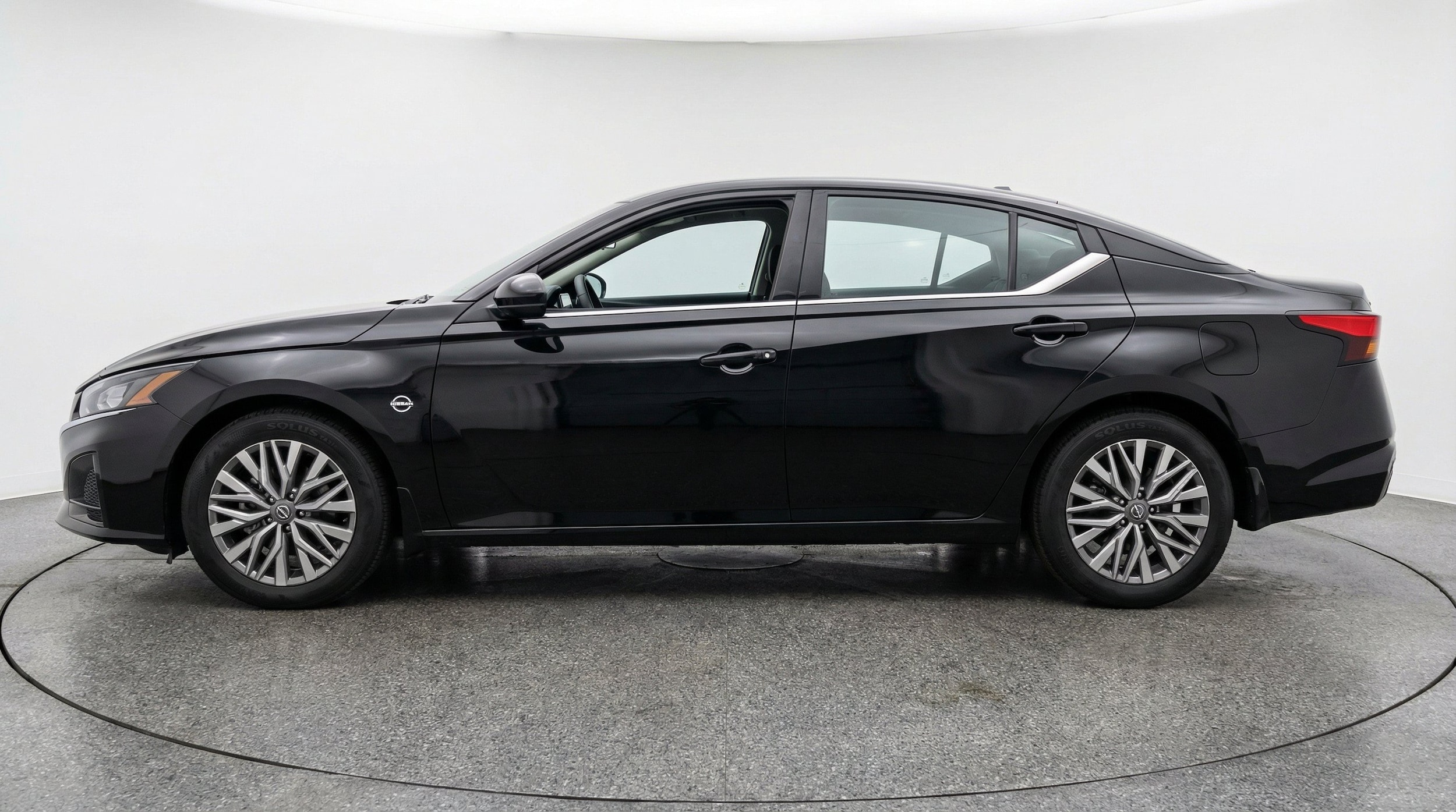 Thumbnail: 2025 Nissan Altima - 5