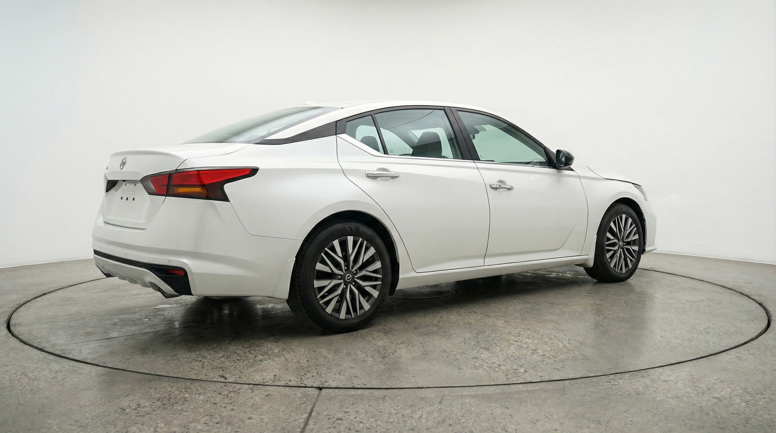 Thumbnail: 2025 Nissan Altima - 9