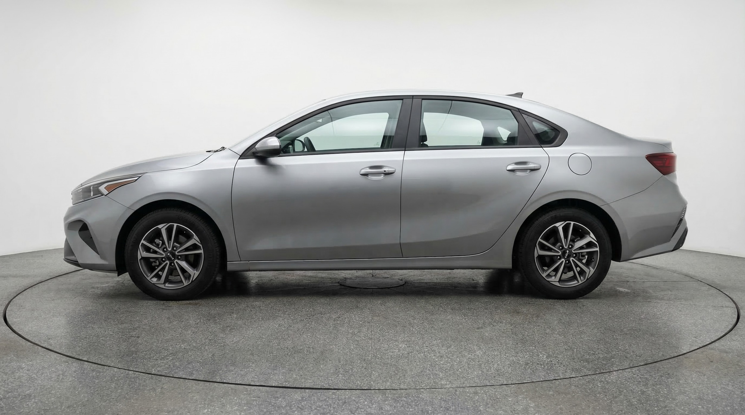 Thumbnail: 2024 Kia Forte - 4