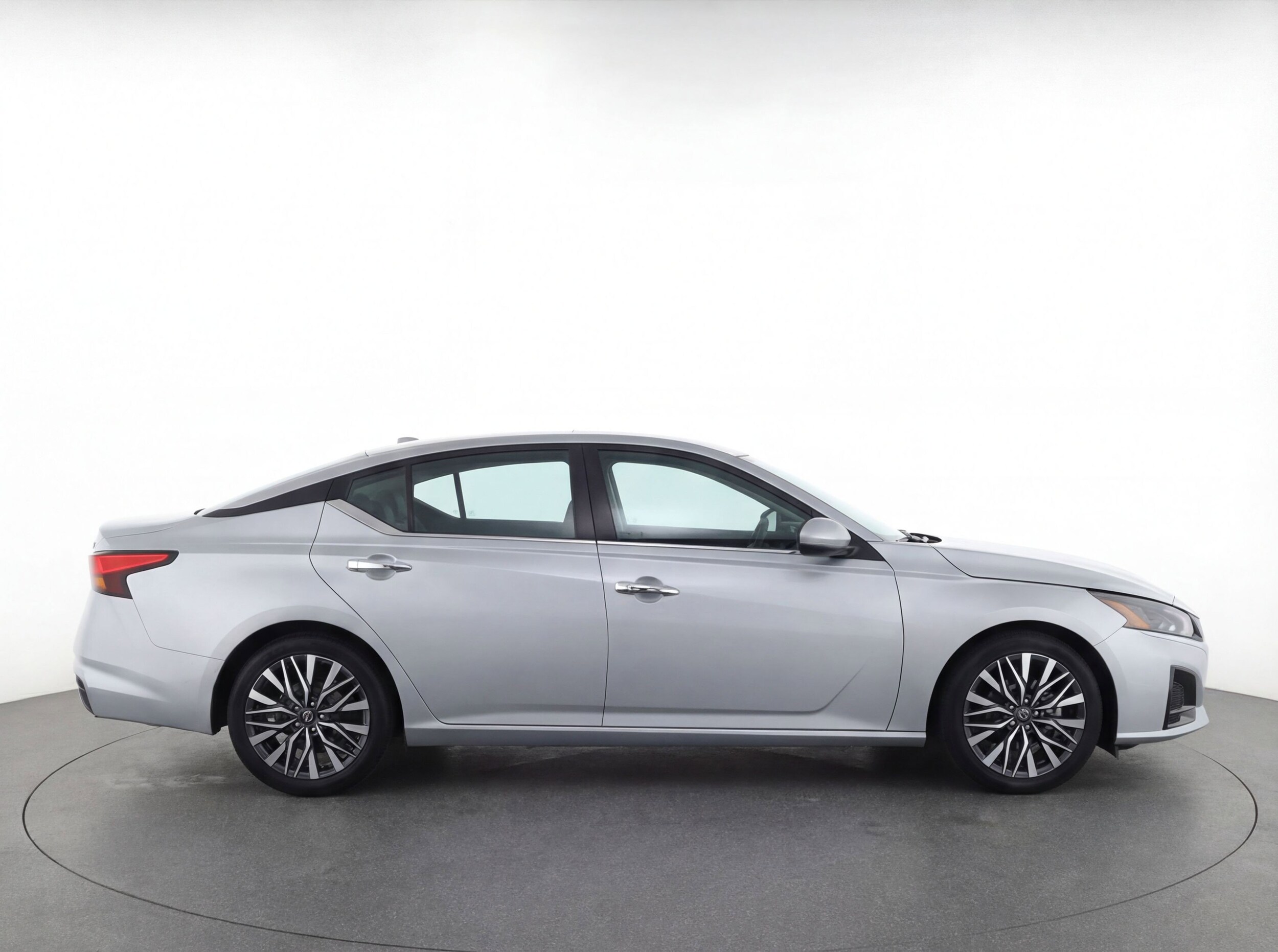 Thumbnail: 2023 Nissan Altima - 11