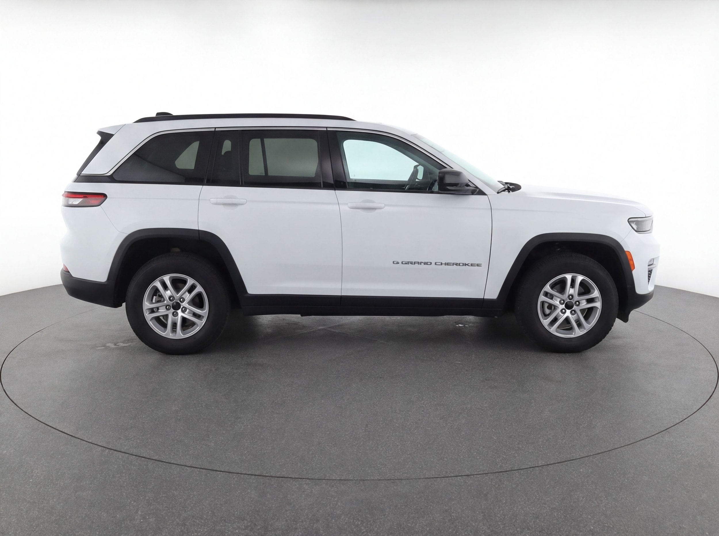 Thumbnail: 2023 Jeep Grand Cherokee - 8