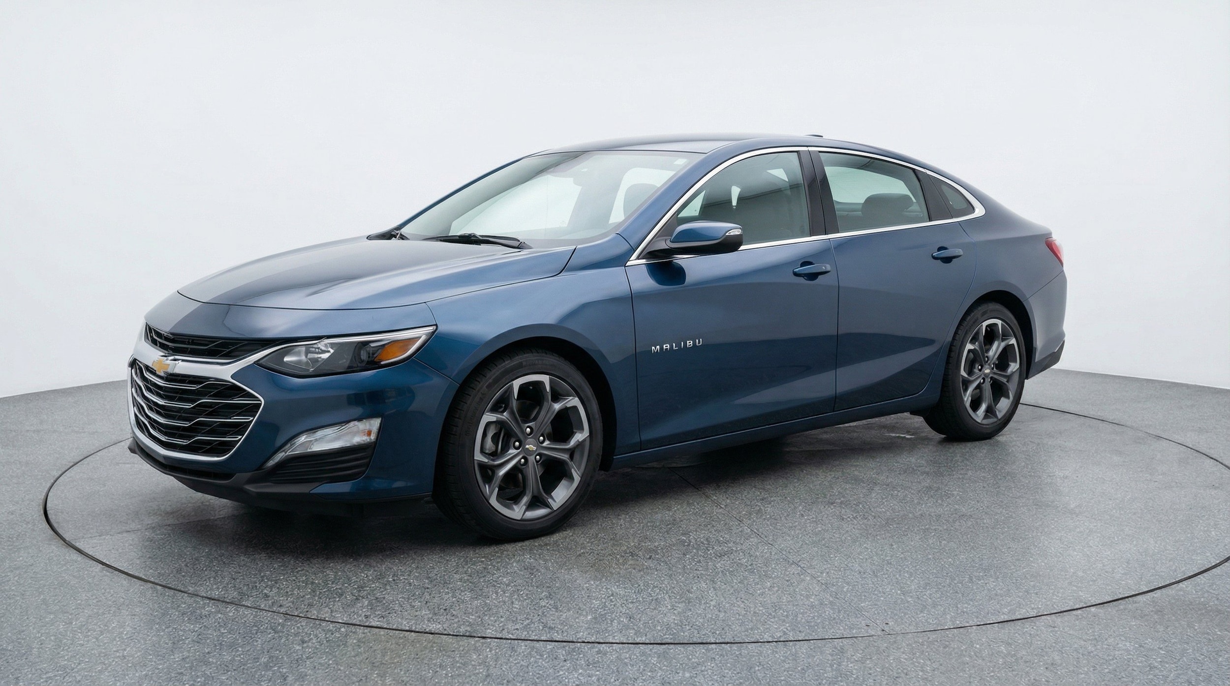 Thumbnail: 2024 Chevrolet Malibu - 3