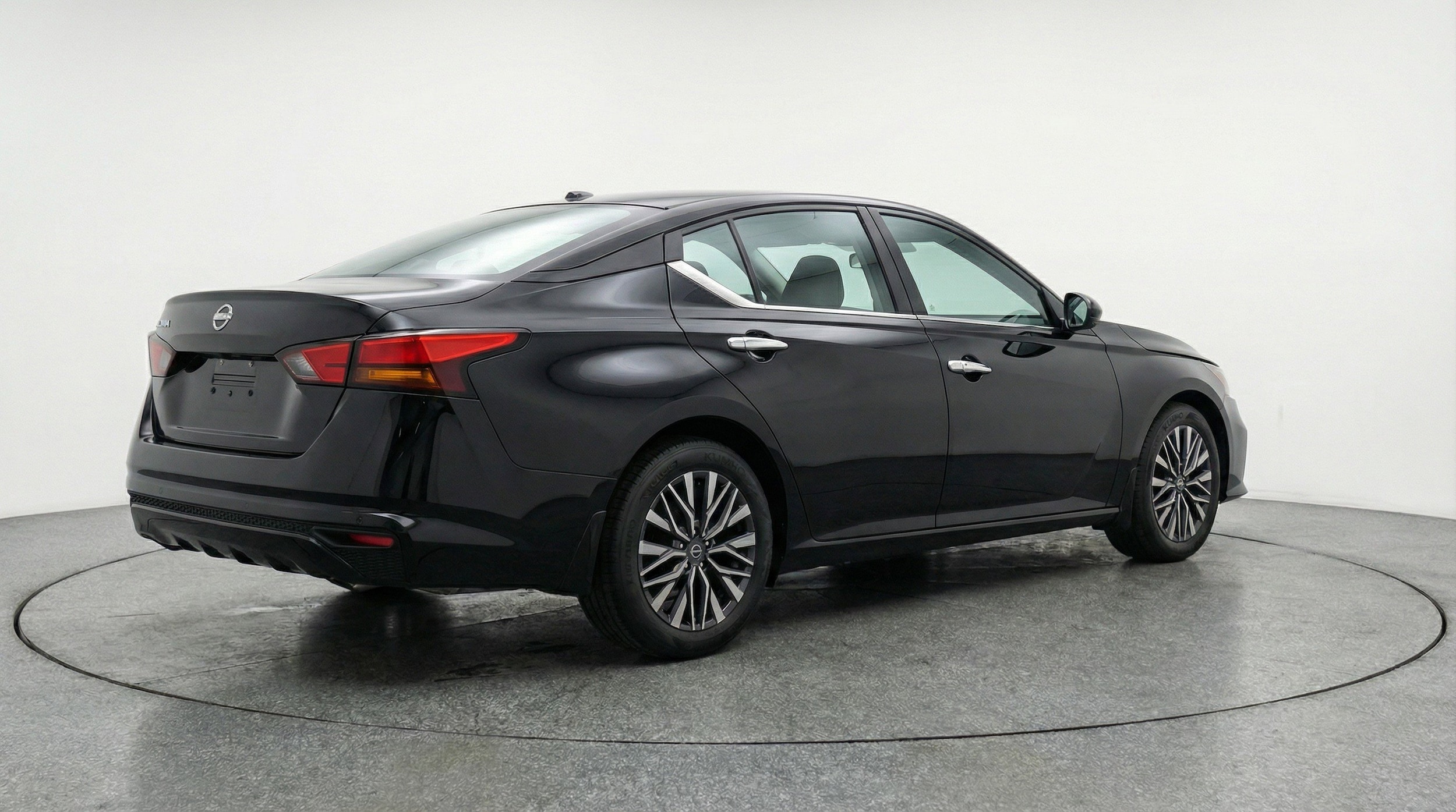Thumbnail: 2025 Nissan Altima - 9