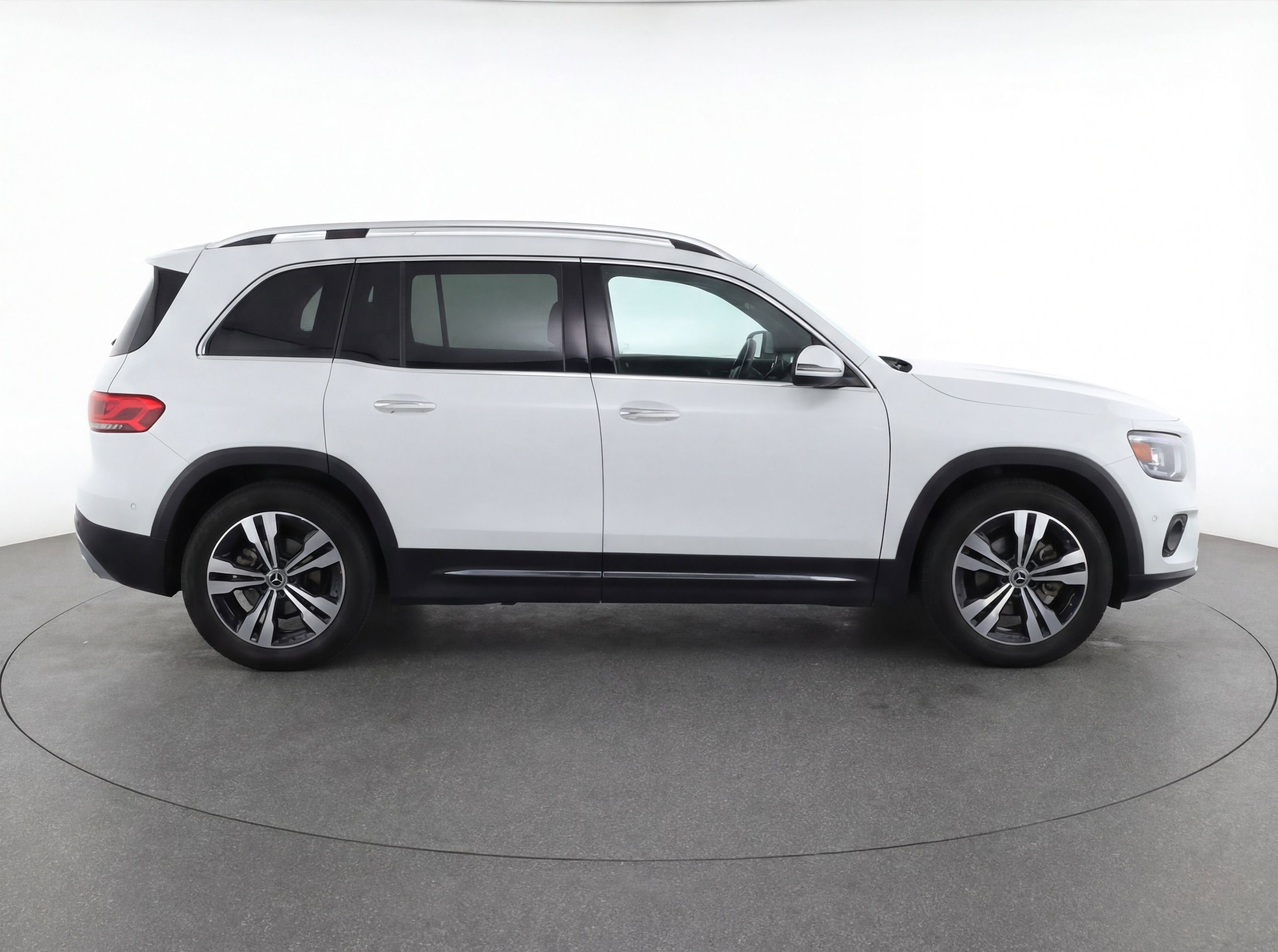 Thumbnail: 2024 Mercedes-Benz GLB - 11