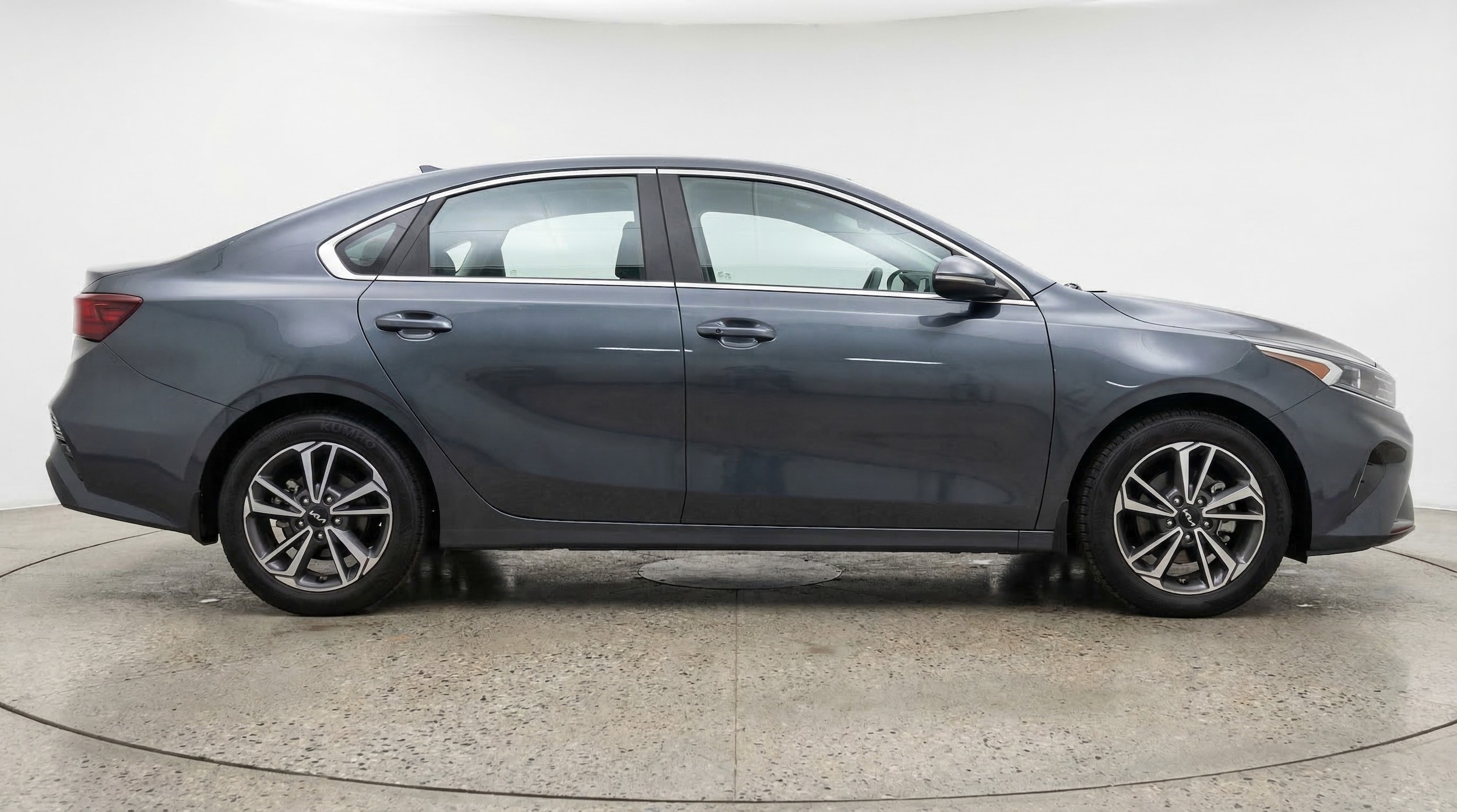 Thumbnail: 2024 Kia Forte - 8