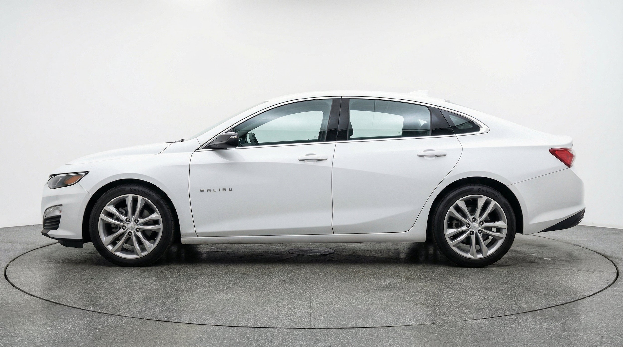 Thumbnail: 2024 Chevrolet Malibu - 5