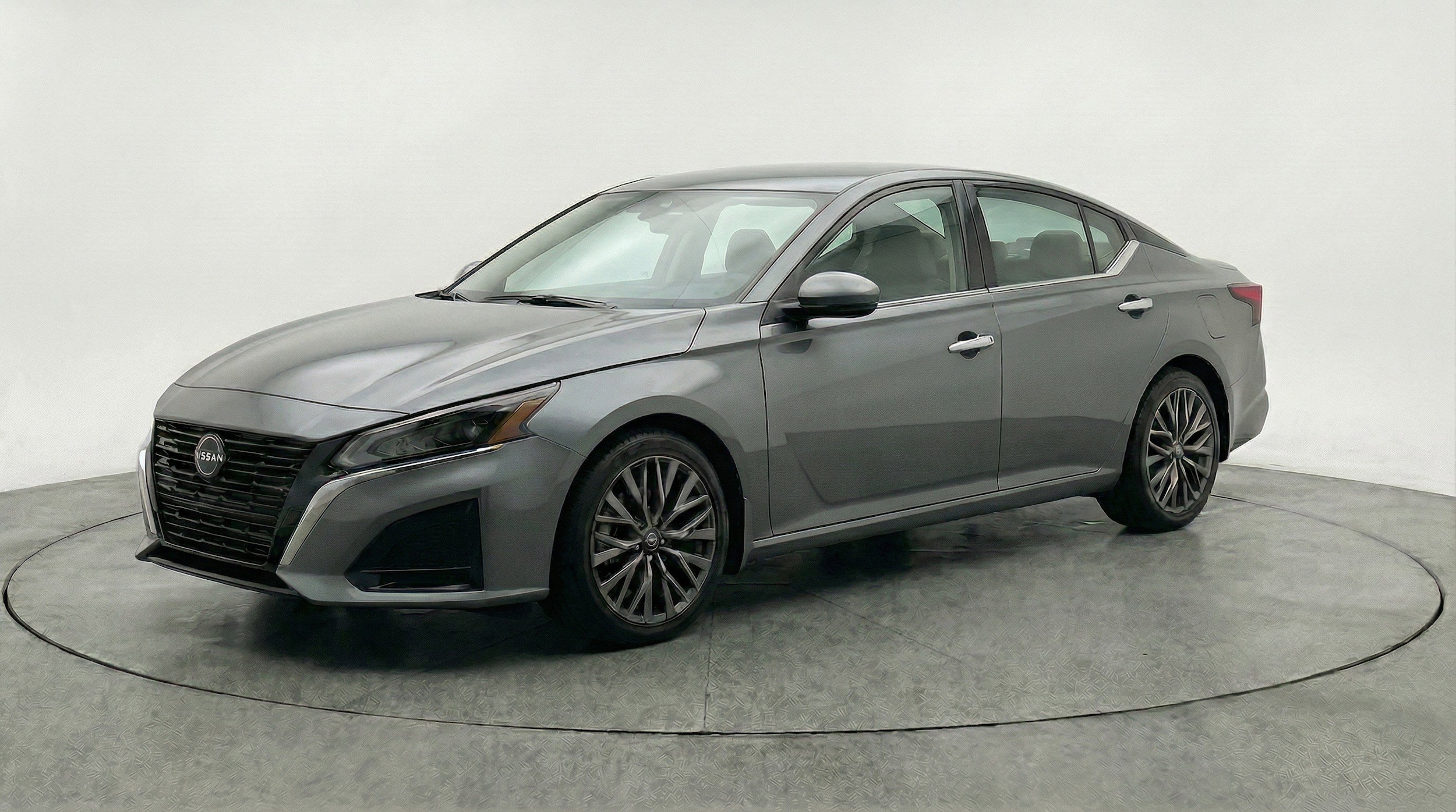 Thumbnail: 2025 Nissan Altima - 3