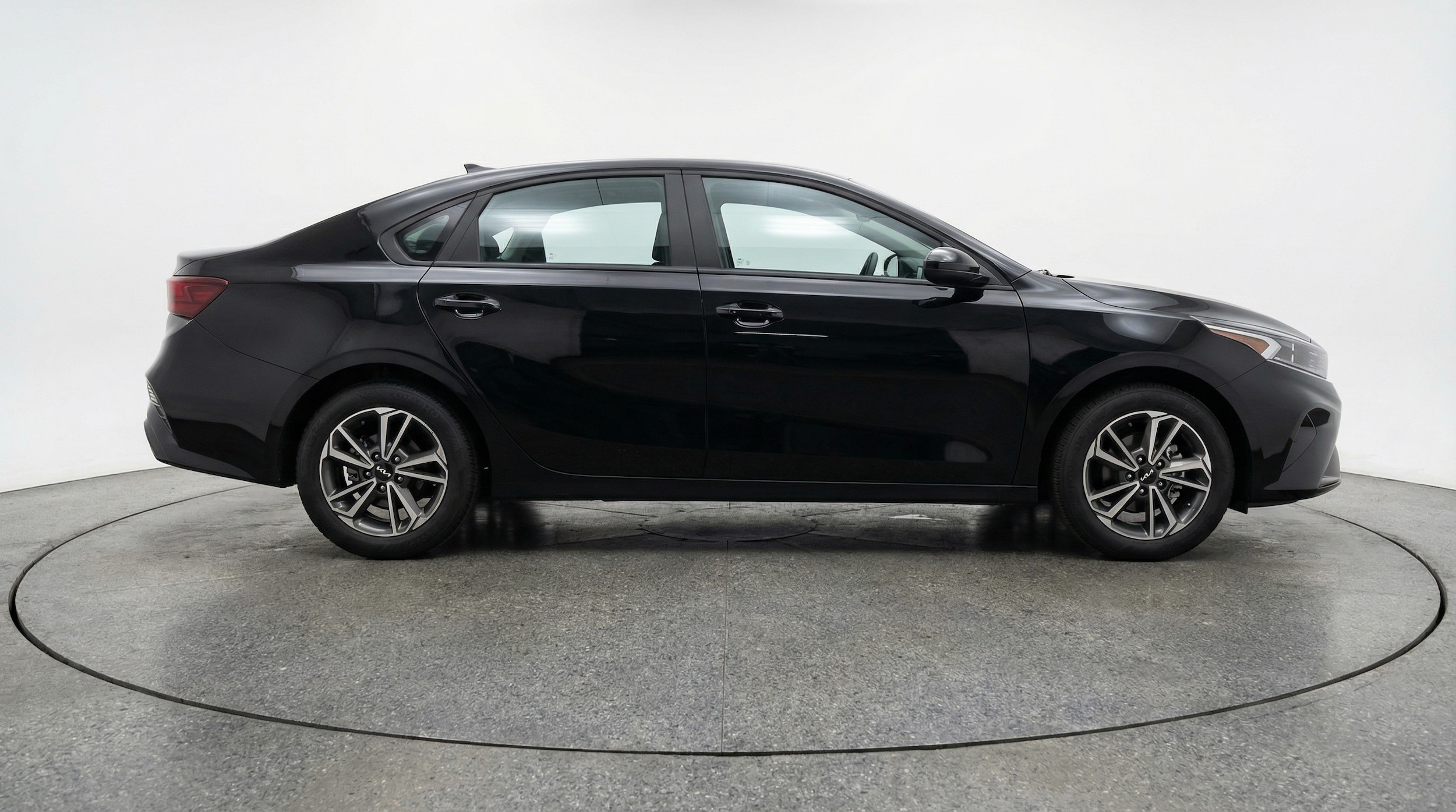 Thumbnail: 2024 Kia Forte - 8