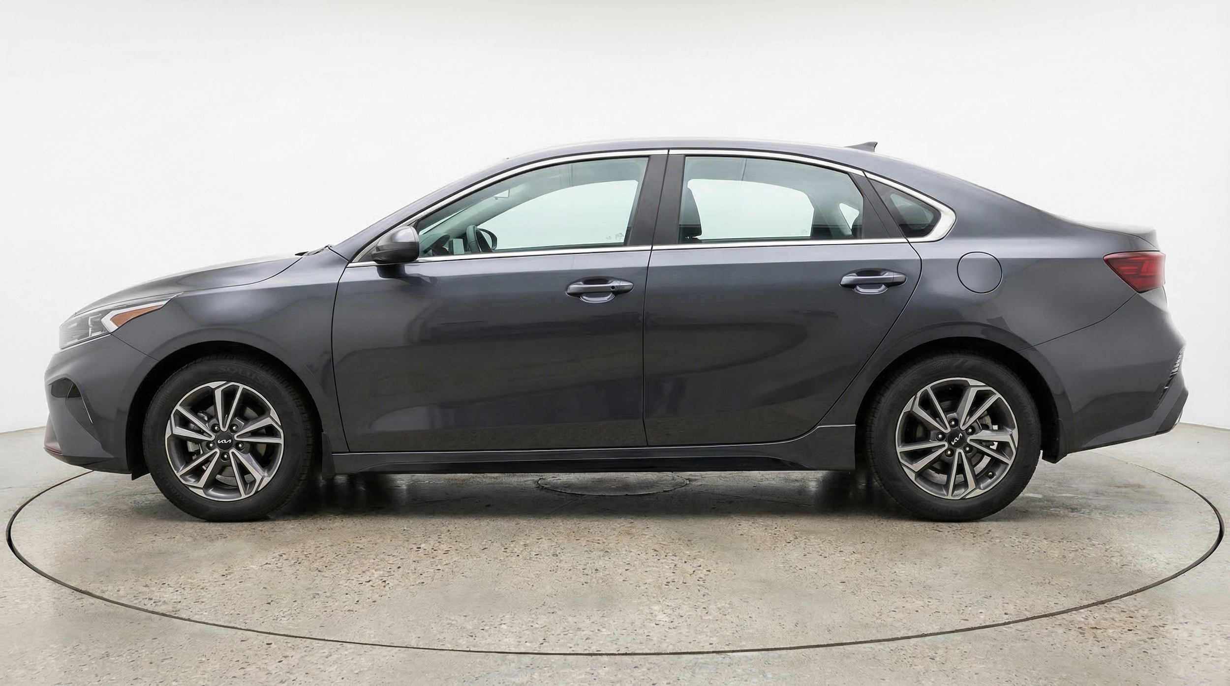 Thumbnail: 2024 Kia Forte - 4