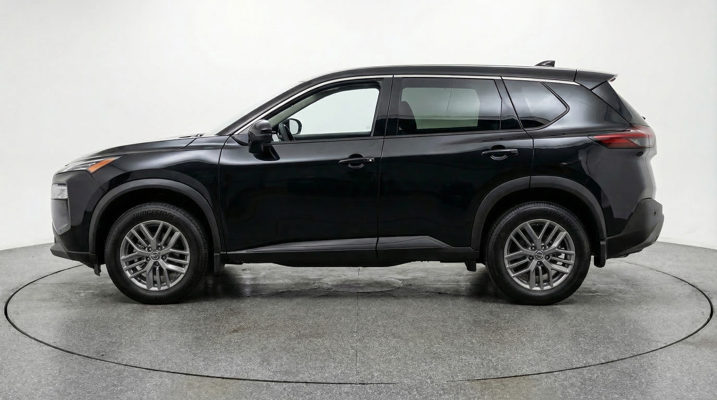 Thumbnail: 2023 Nissan Rogue - 4