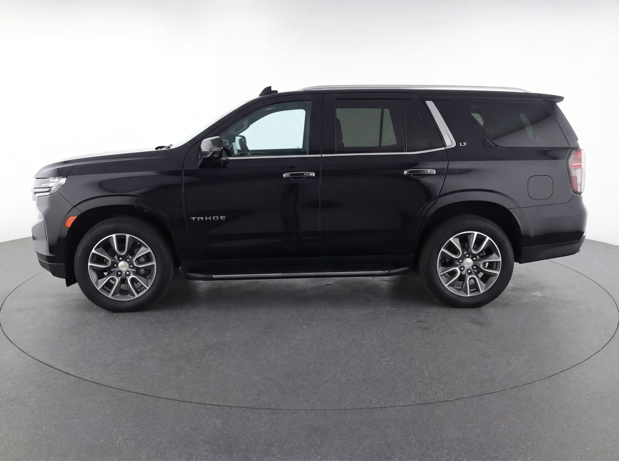 Thumbnail: 2023 Chevrolet Tahoe - 5