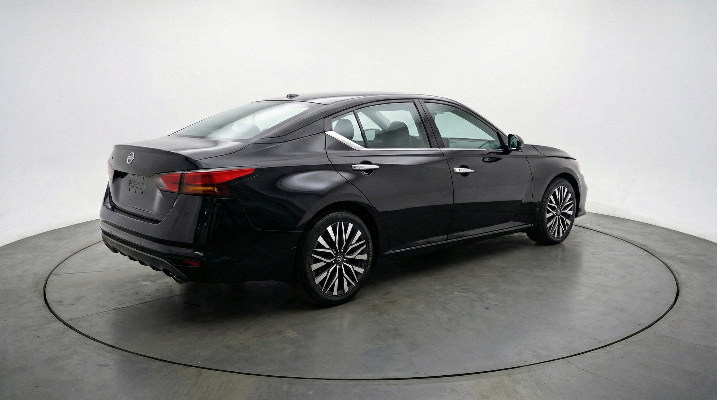 Thumbnail: 2025 Nissan Altima - 9