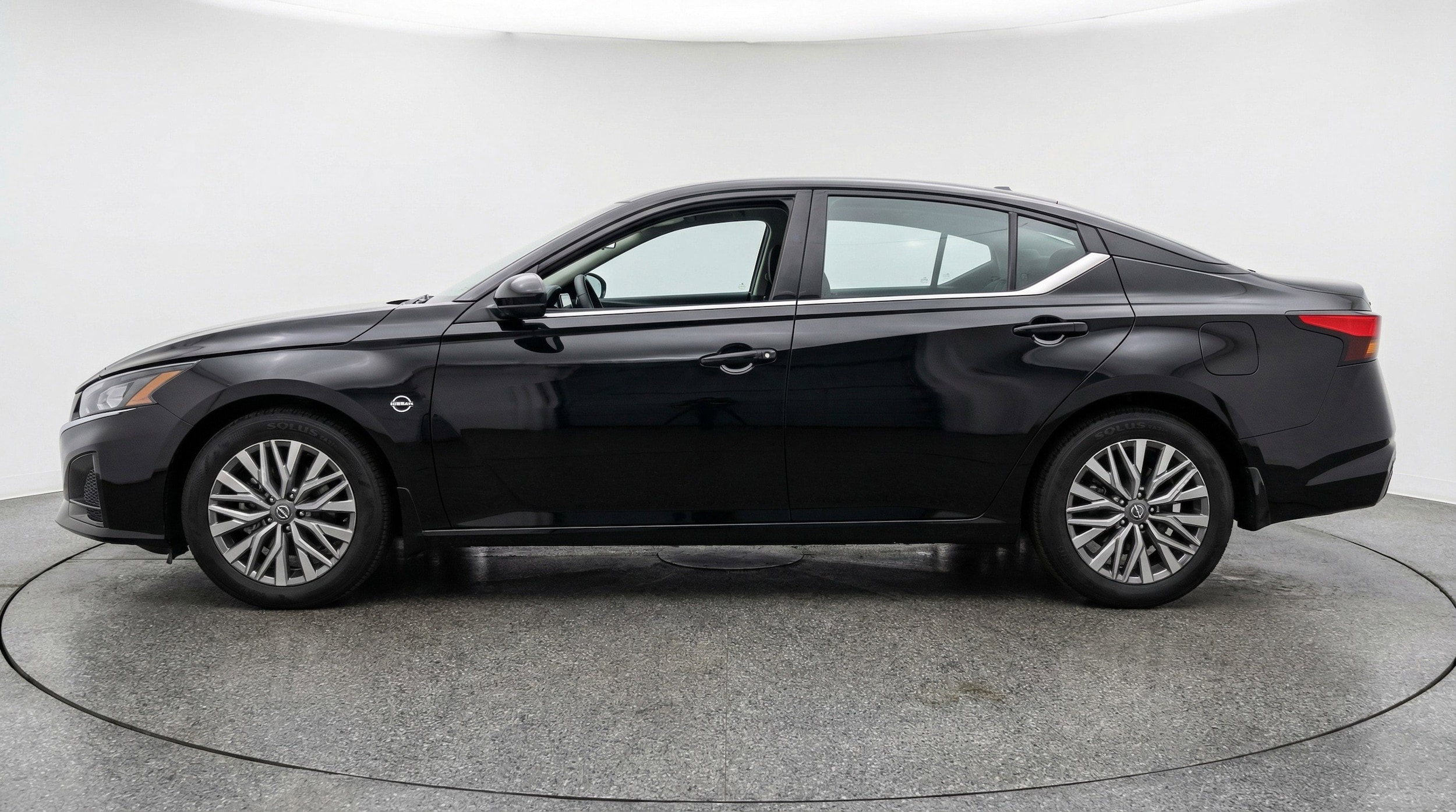 Thumbnail: 2025 Nissan Altima - 5
