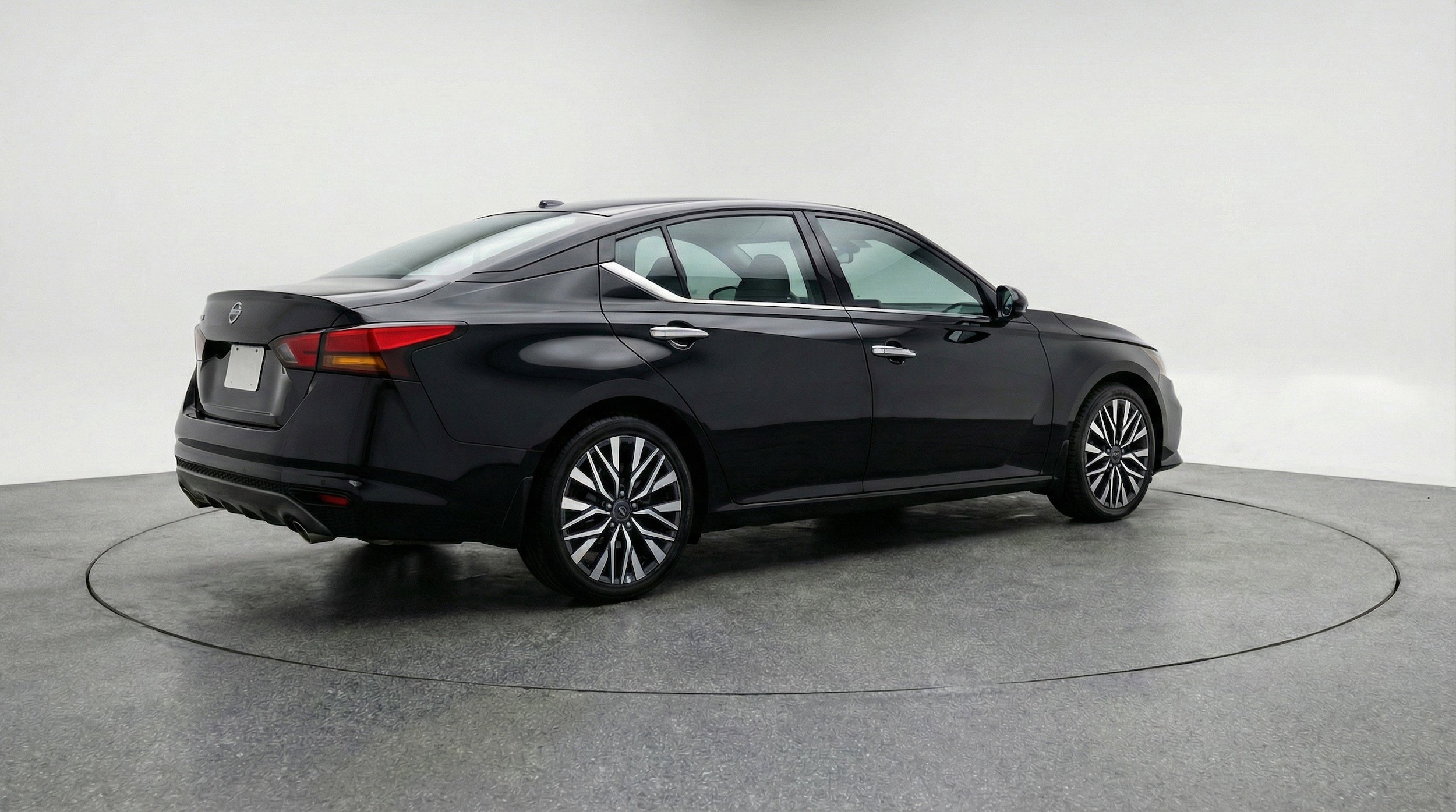 Thumbnail: 2025 Nissan Altima - 9