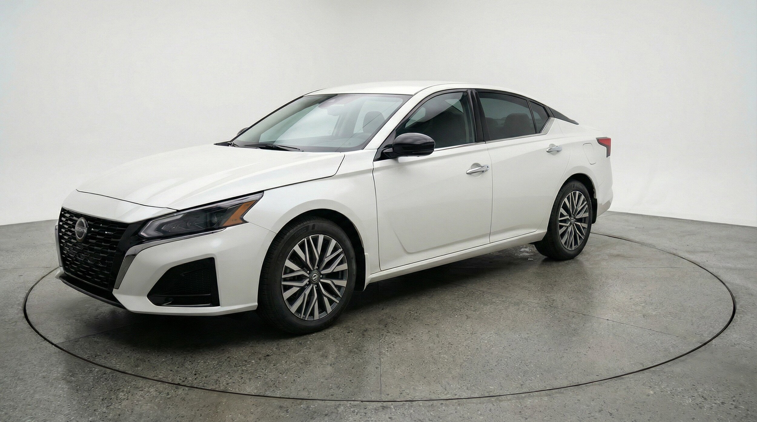 Thumbnail: 2025 Nissan Altima - 3
