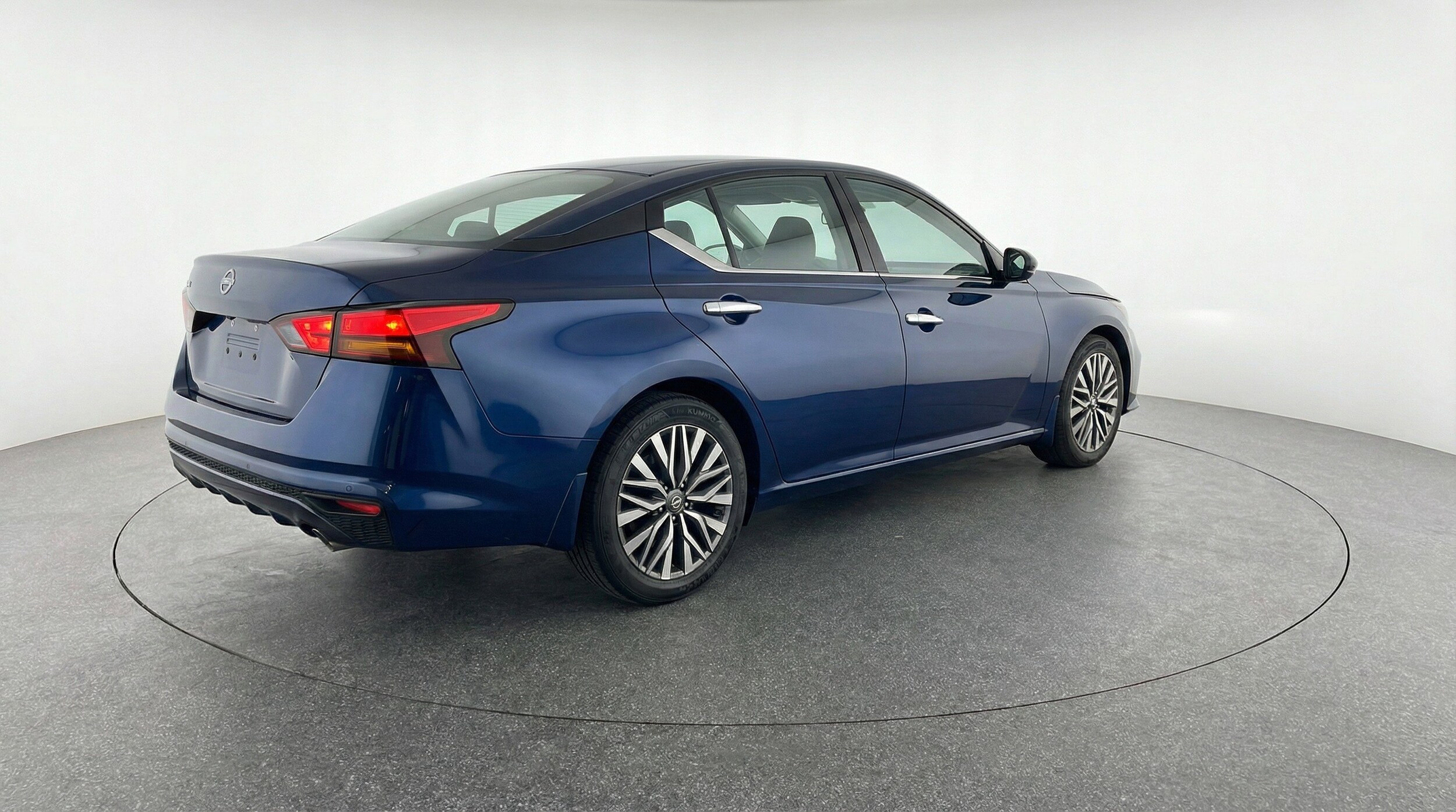 Thumbnail: 2025 Nissan Altima - 9