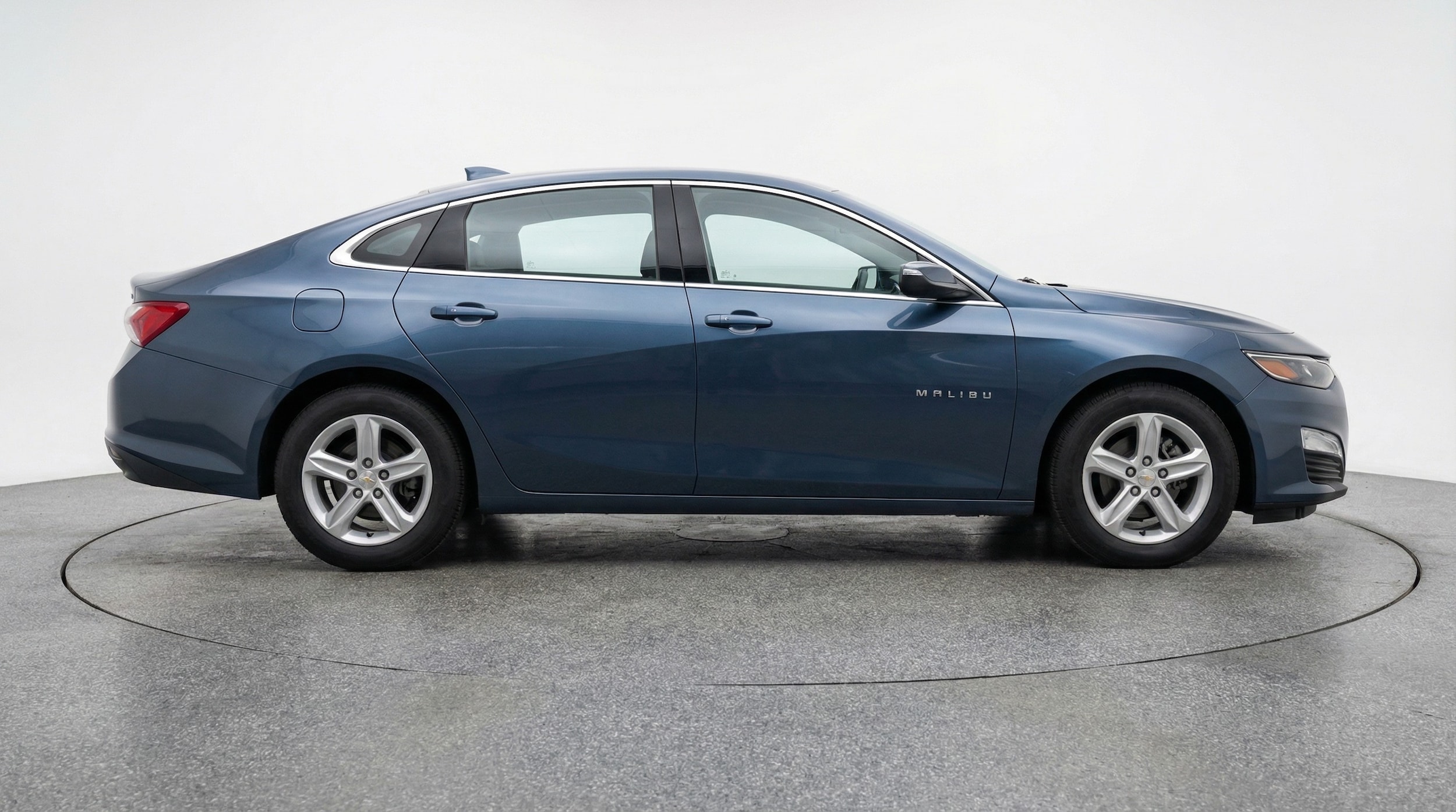 Thumbnail: 2024 Chevrolet Malibu - 8