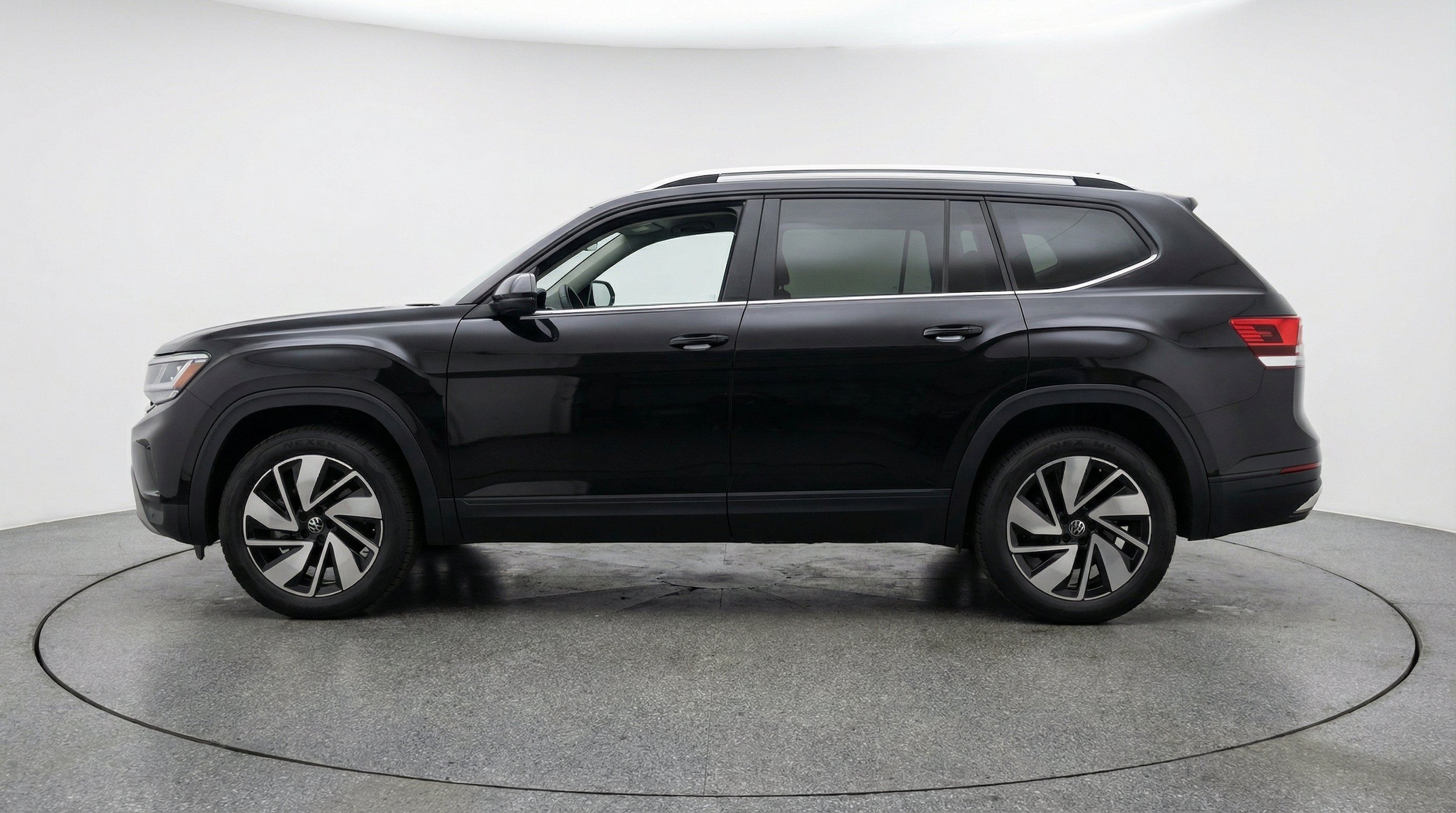 Thumbnail: 2026 Volkswagen Atlas - 5