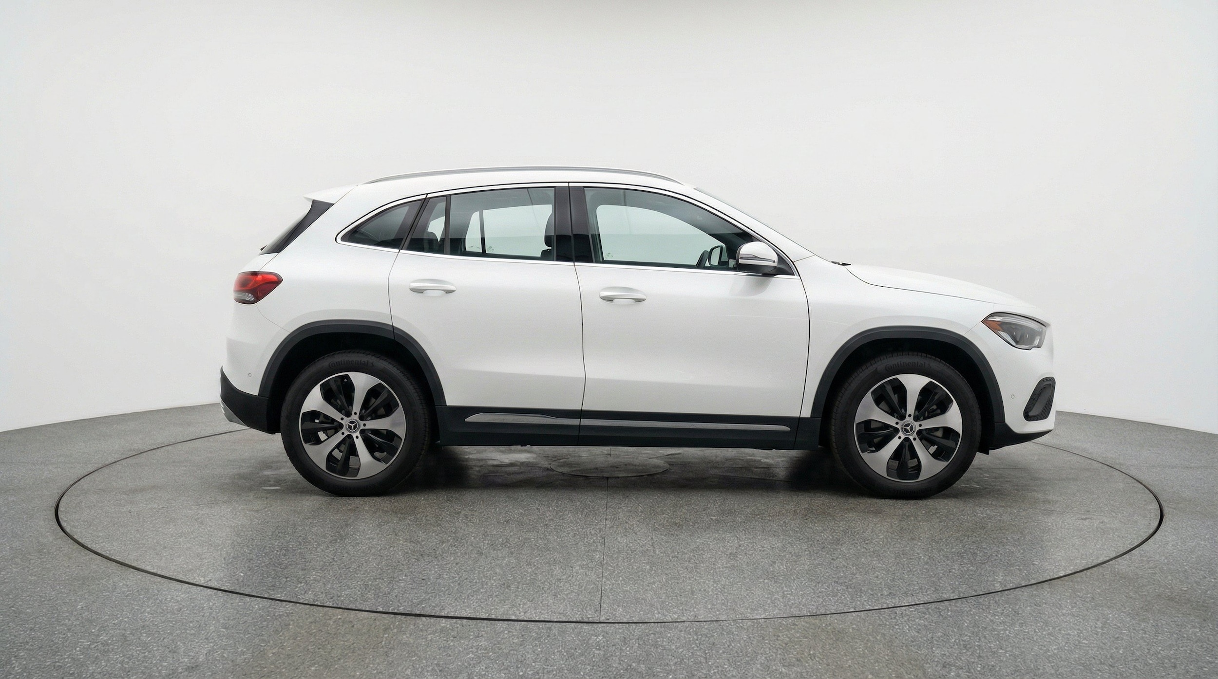 Thumbnail: 2025 Mercedes-Benz GLA - 10