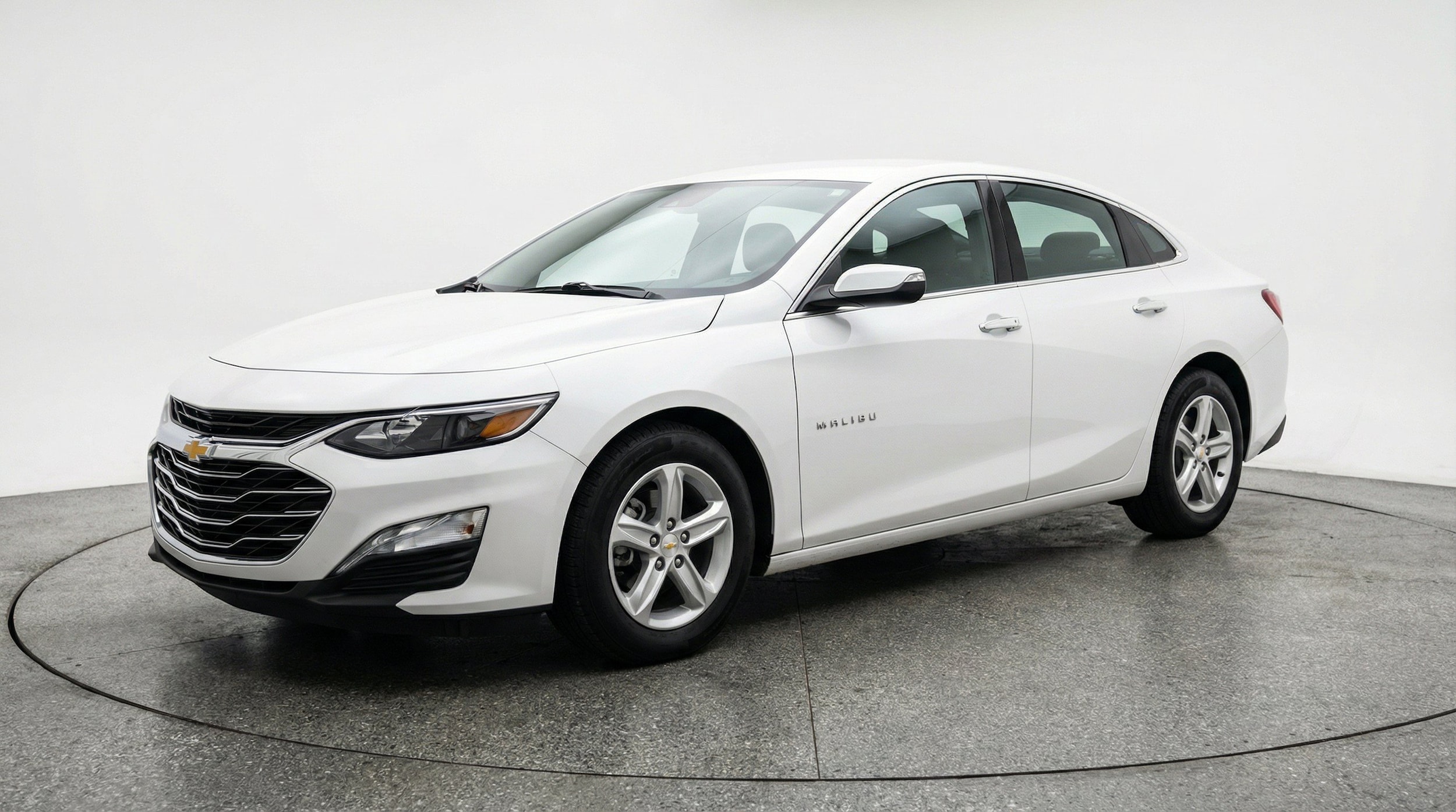 Thumbnail: 2024 Chevrolet Malibu - 3