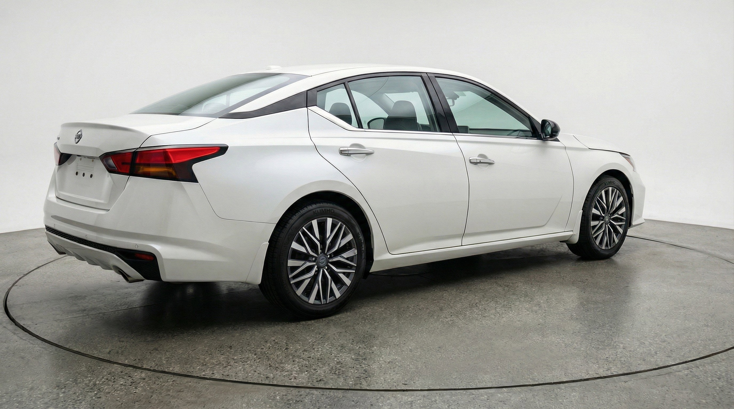 Thumbnail: 2025 Nissan Altima - 9