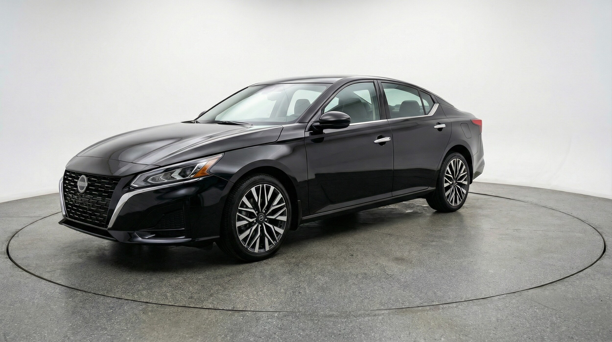 Thumbnail: 2025 Nissan Altima - 3