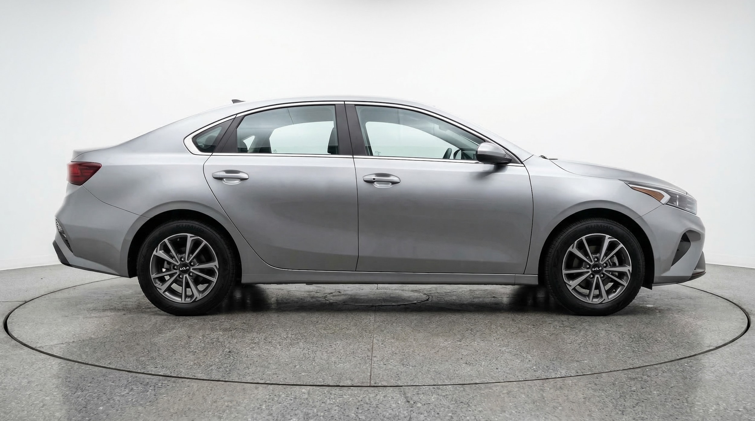 Thumbnail: 2024 Kia Forte - 8