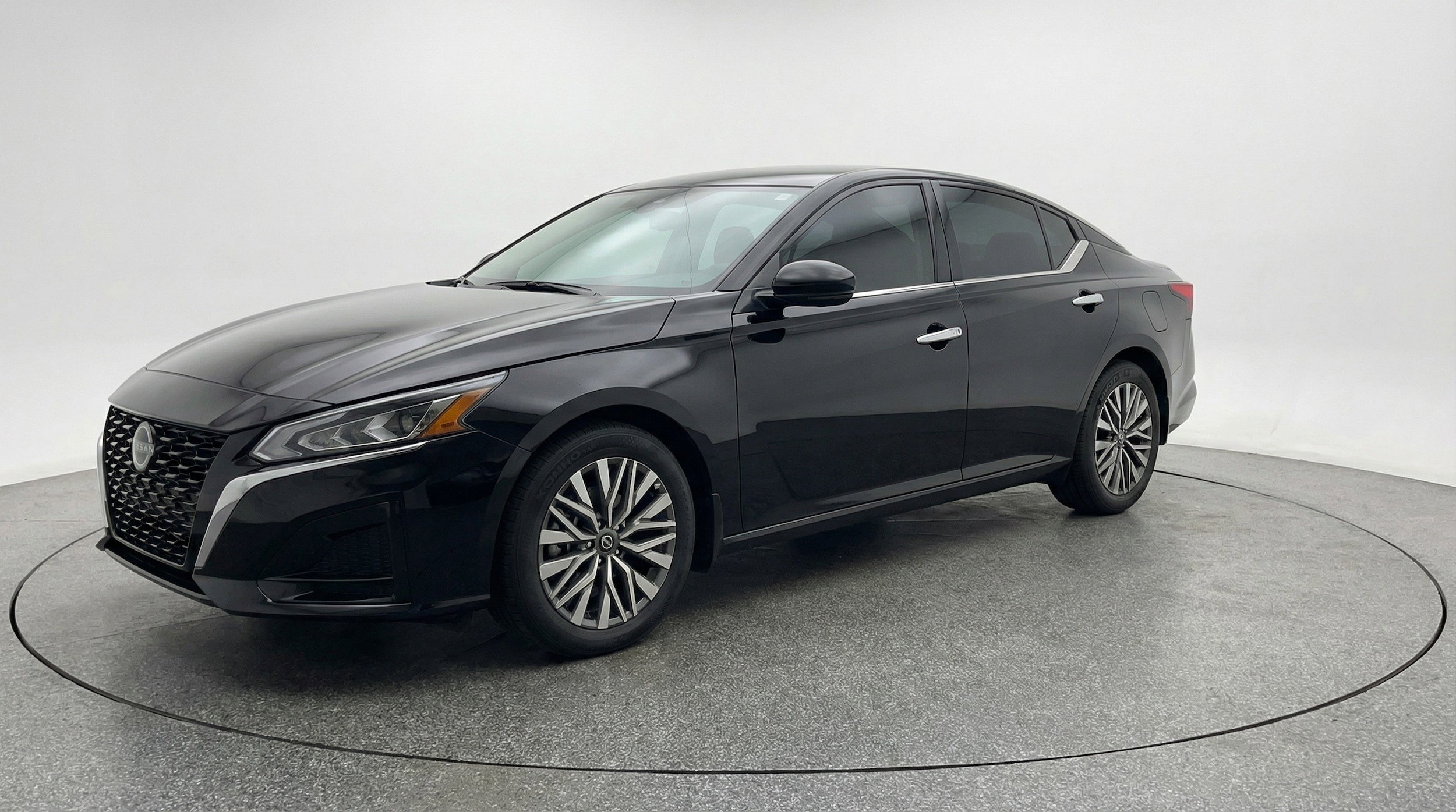 Thumbnail: 2025 Nissan Altima - 3