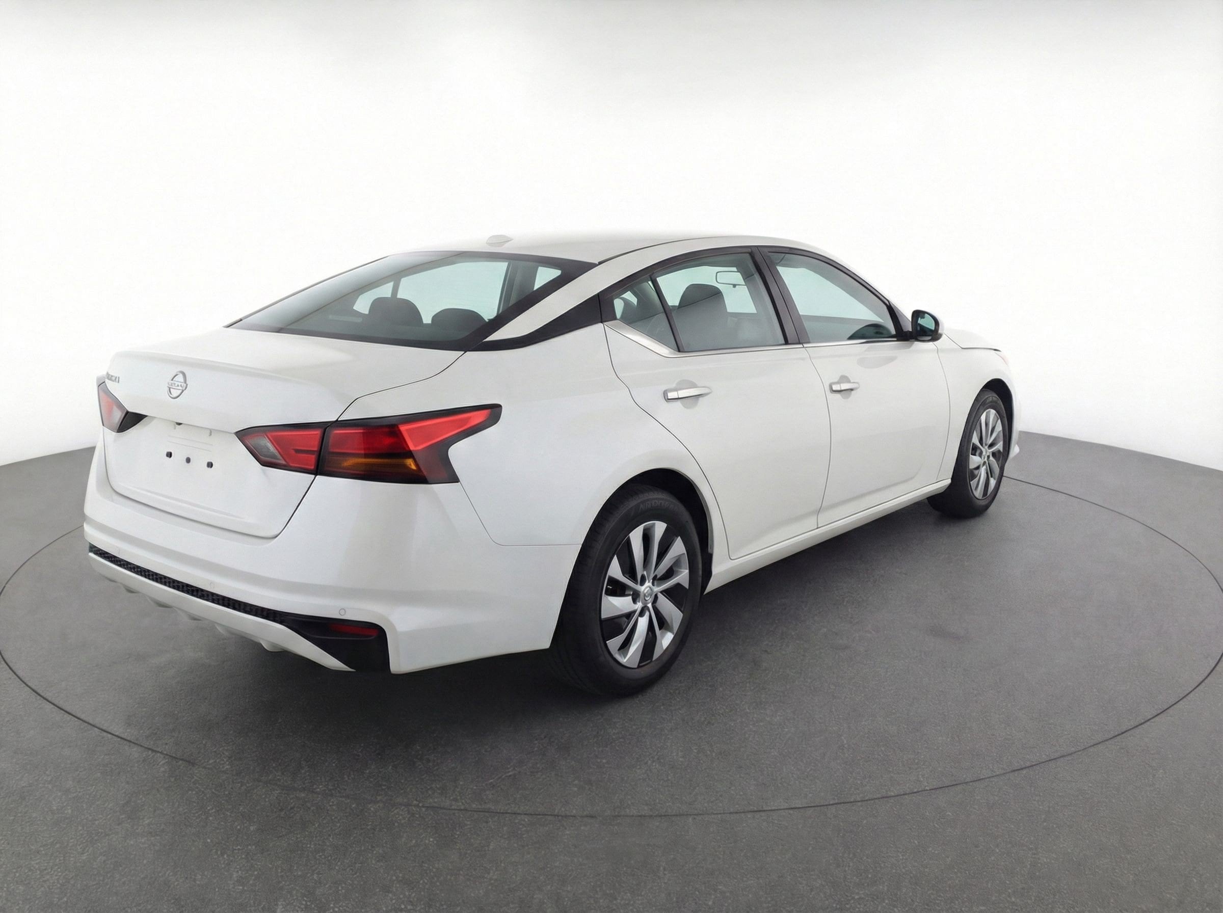 Thumbnail: 2023 Nissan Altima - 9