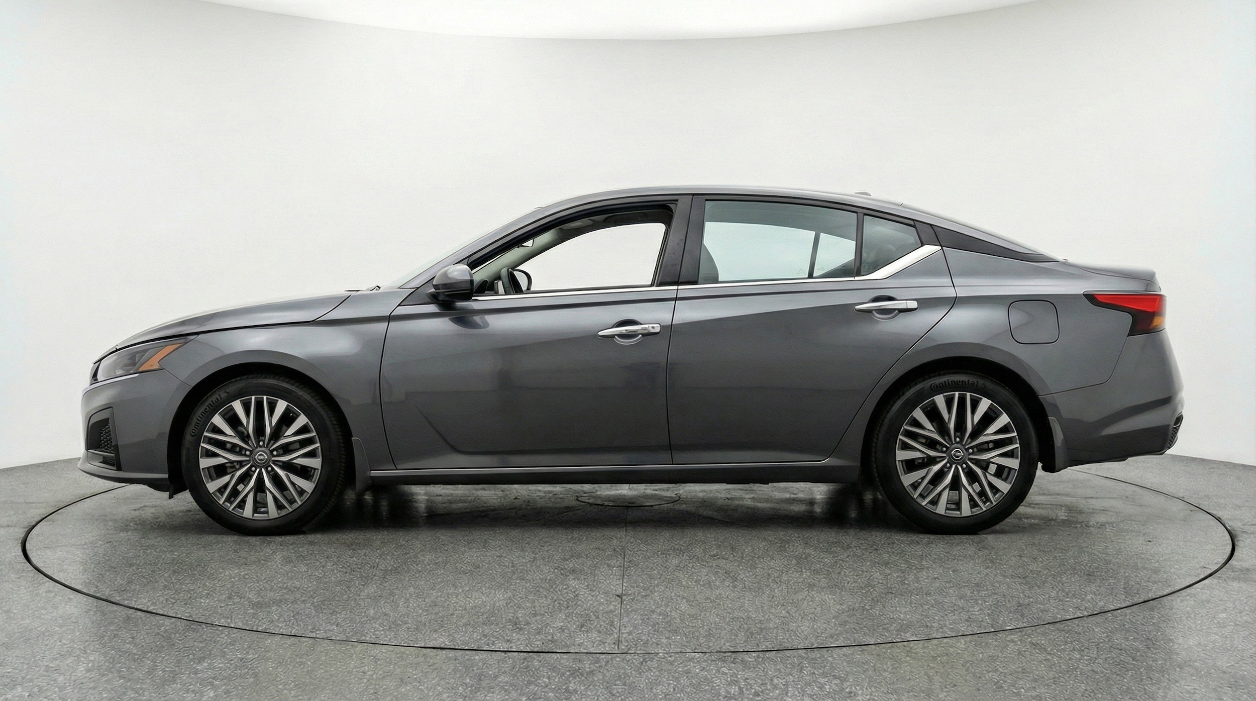 Thumbnail: 2025 Nissan Altima - 5