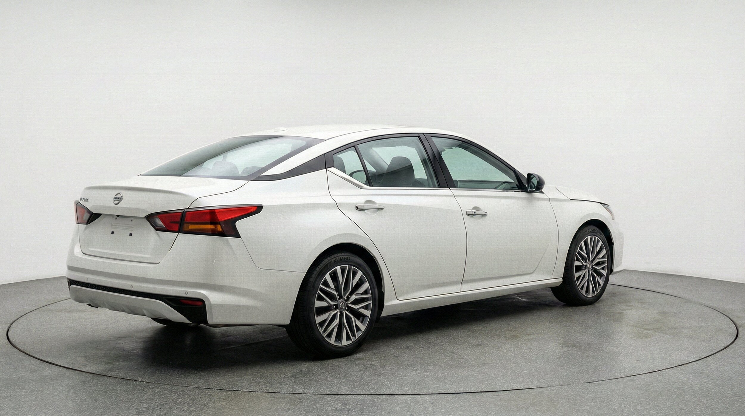Thumbnail: 2025 Nissan Altima - 9
