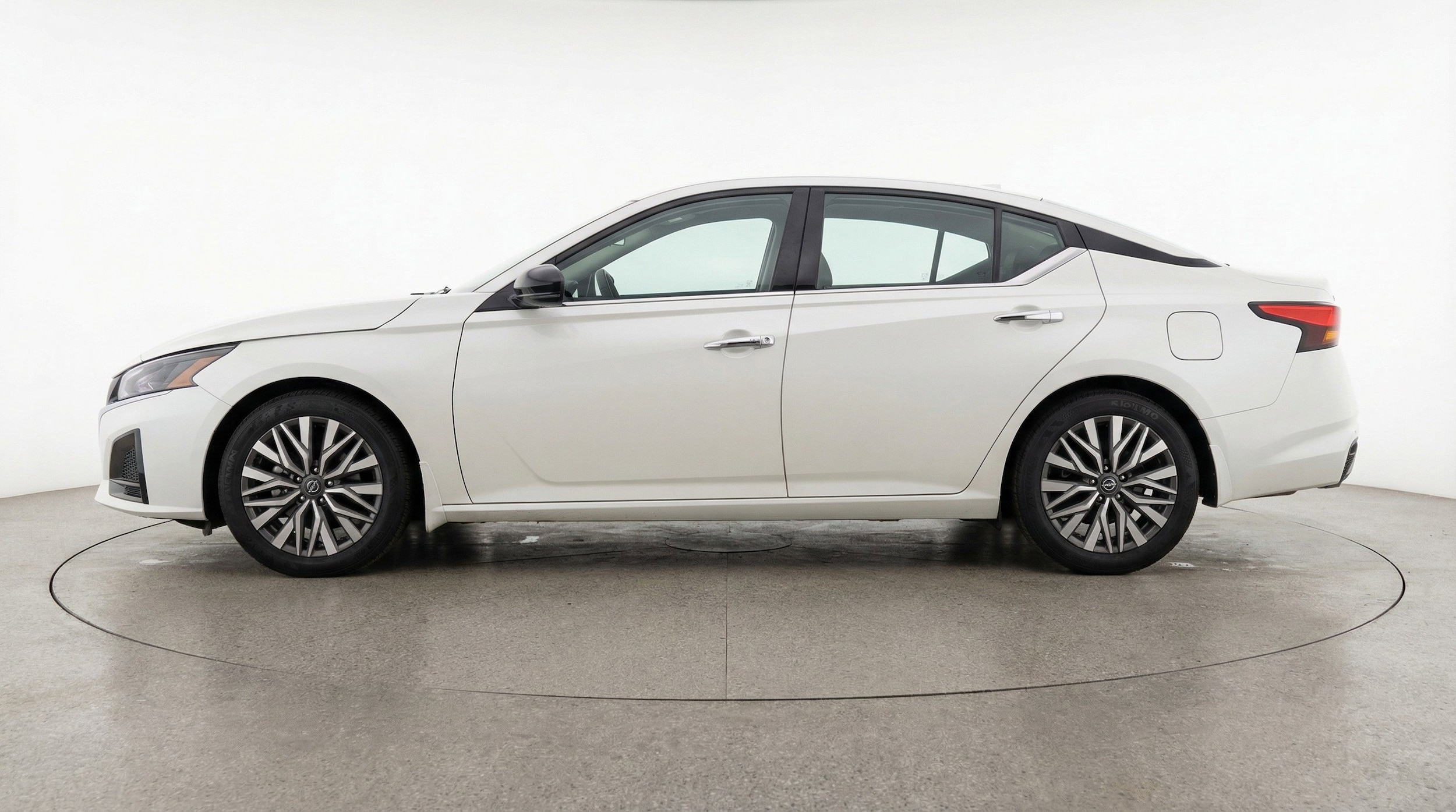 Thumbnail: 2025 Nissan Altima - 5