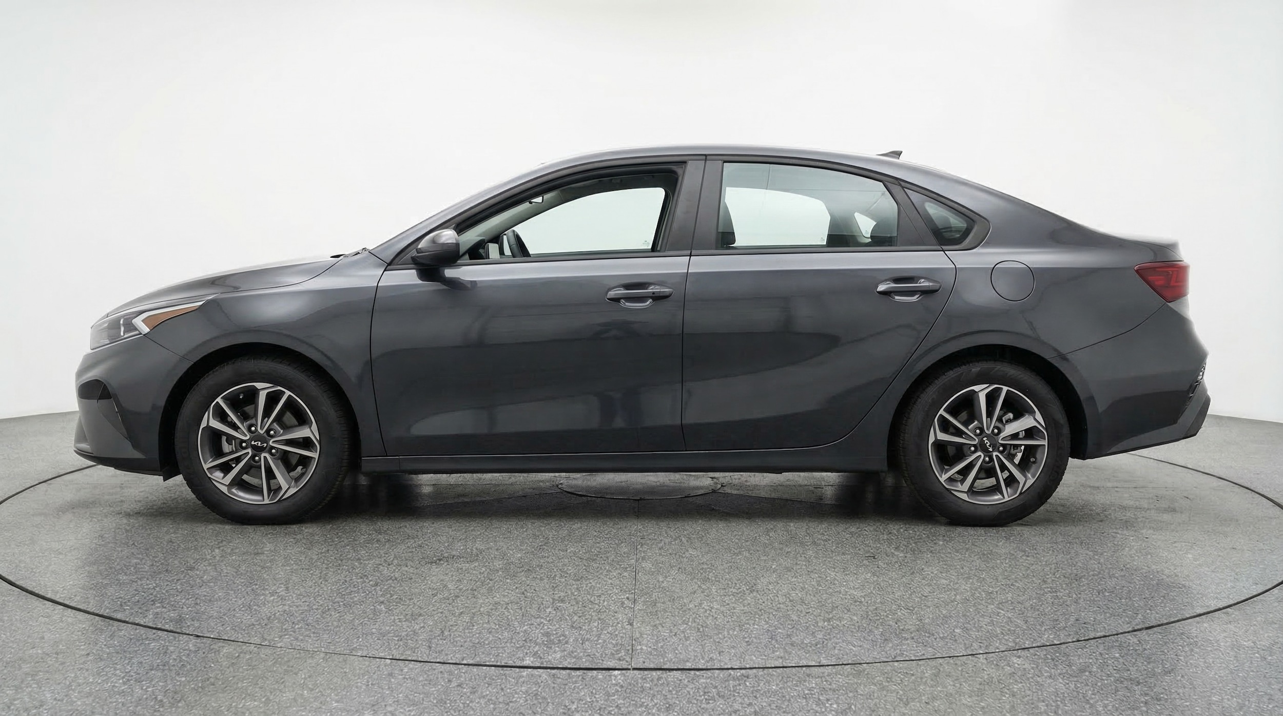 Thumbnail: 2024 Kia Forte - 4