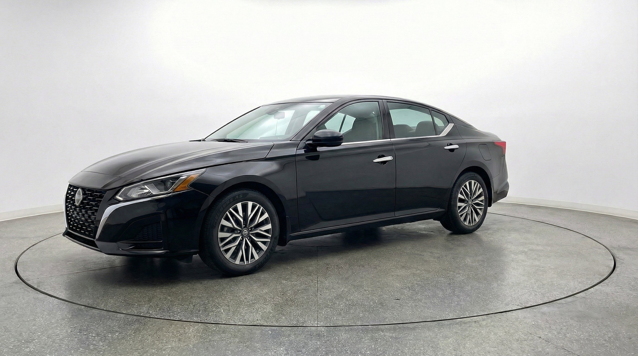 Thumbnail: 2025 Nissan Altima - 3