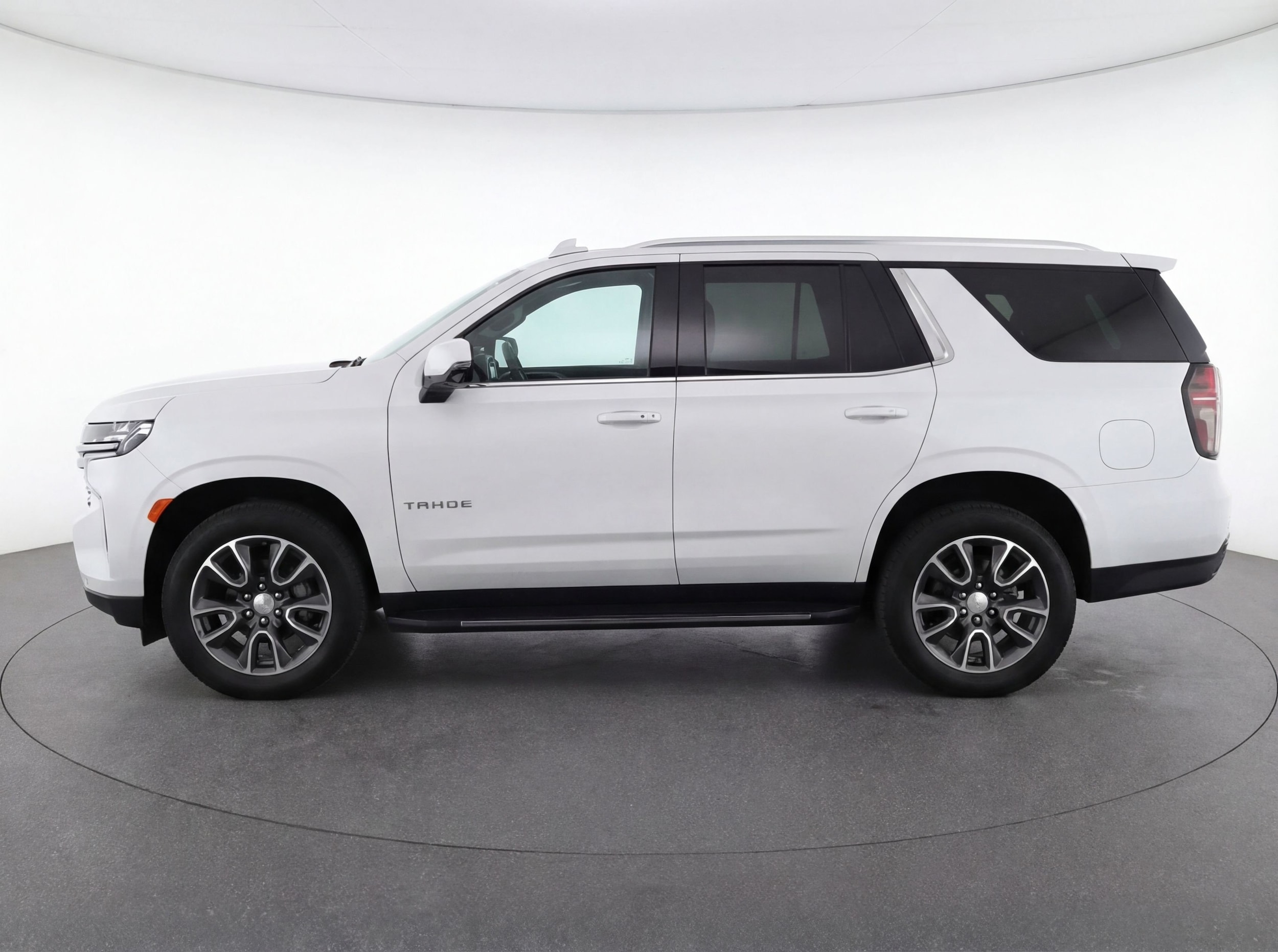 Thumbnail: 2023 Chevrolet Tahoe - 5