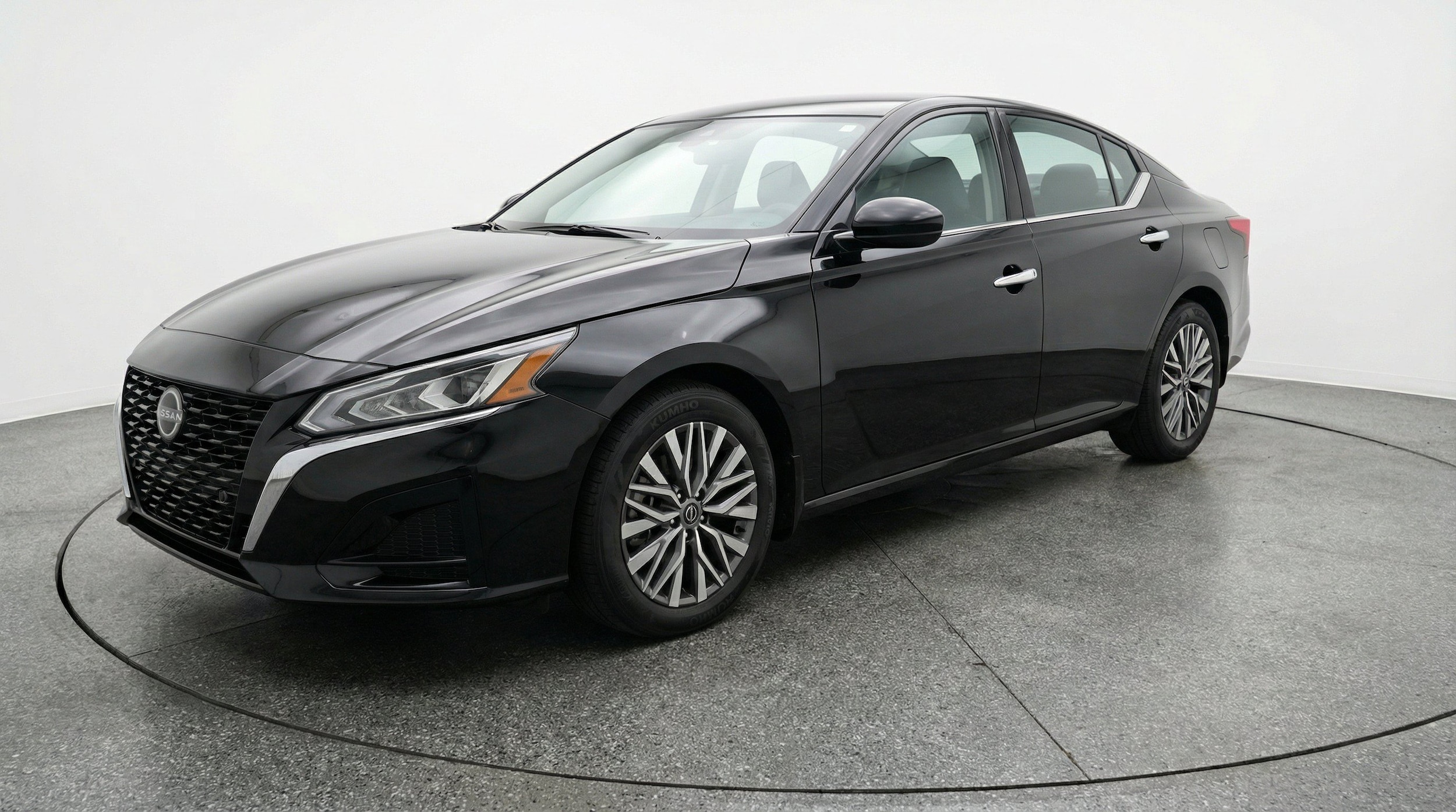 Thumbnail: 2025 Nissan Altima - 3