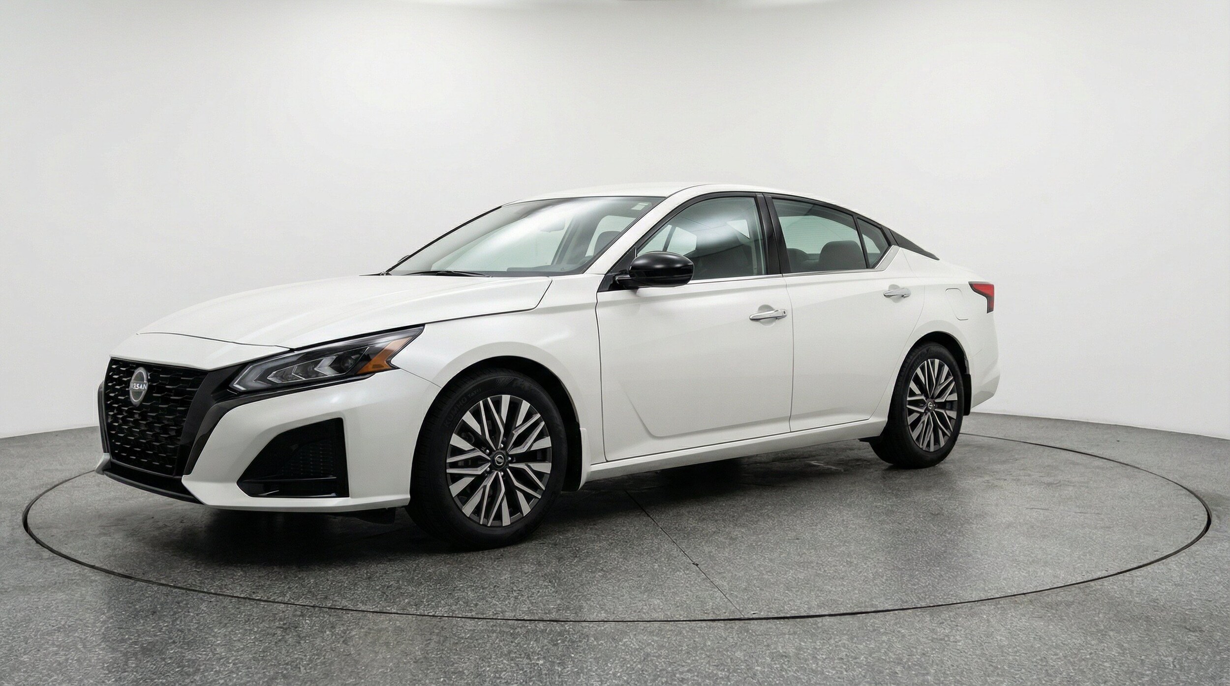 Thumbnail: 2025 Nissan Altima - 3