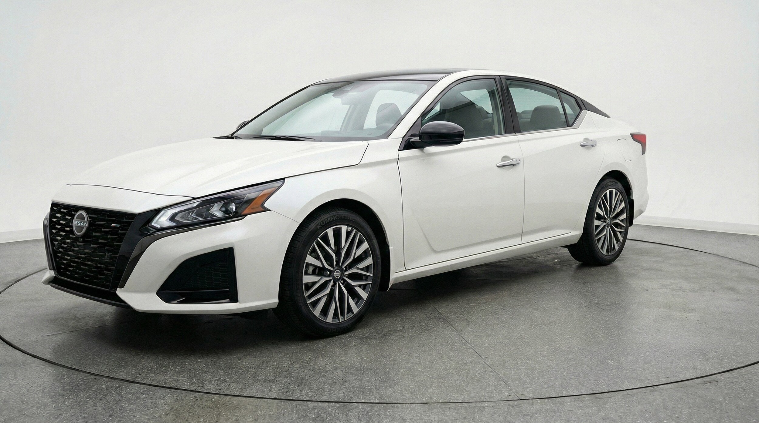 Thumbnail: 2025 Nissan Altima - 3