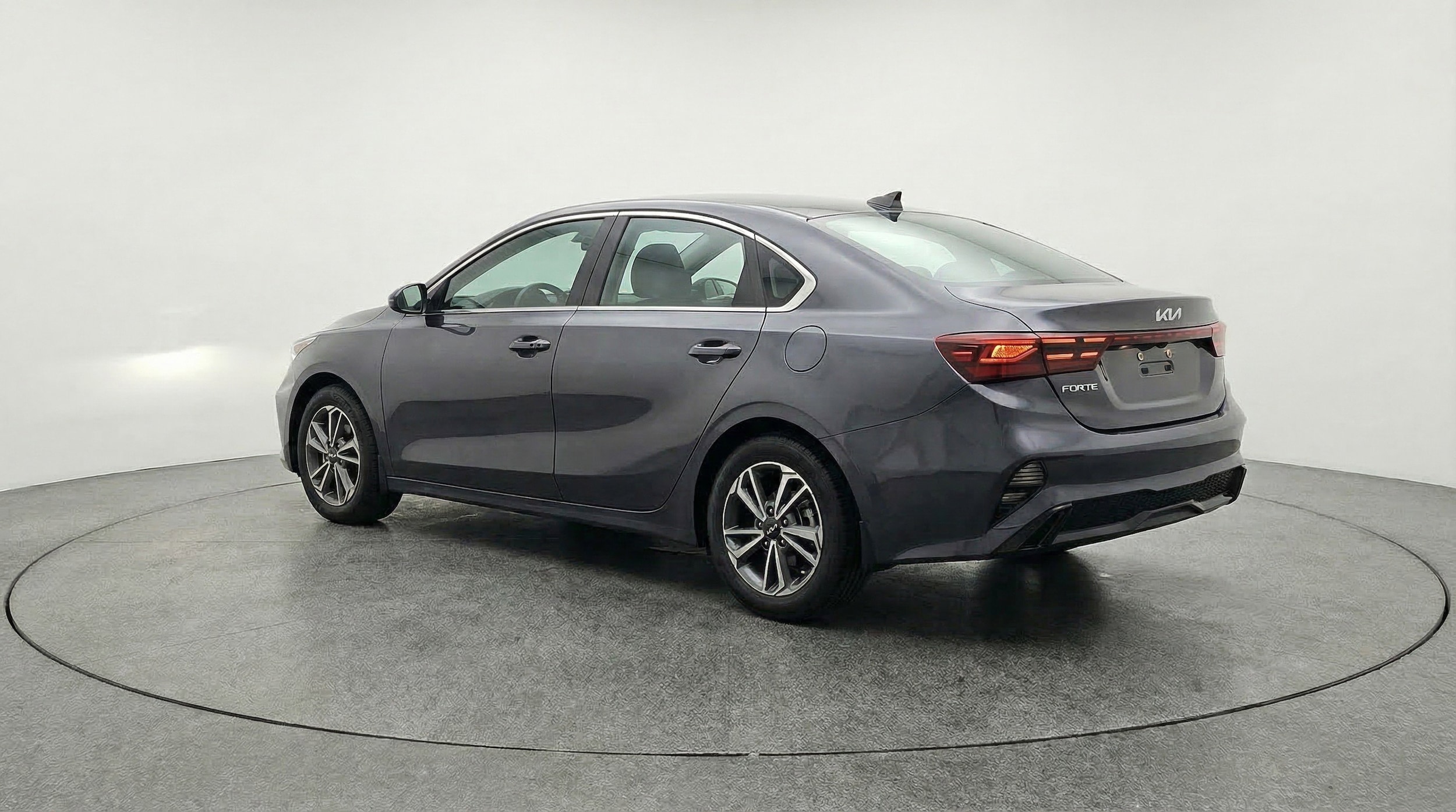 Thumbnail: 2024 Kia Forte - 6